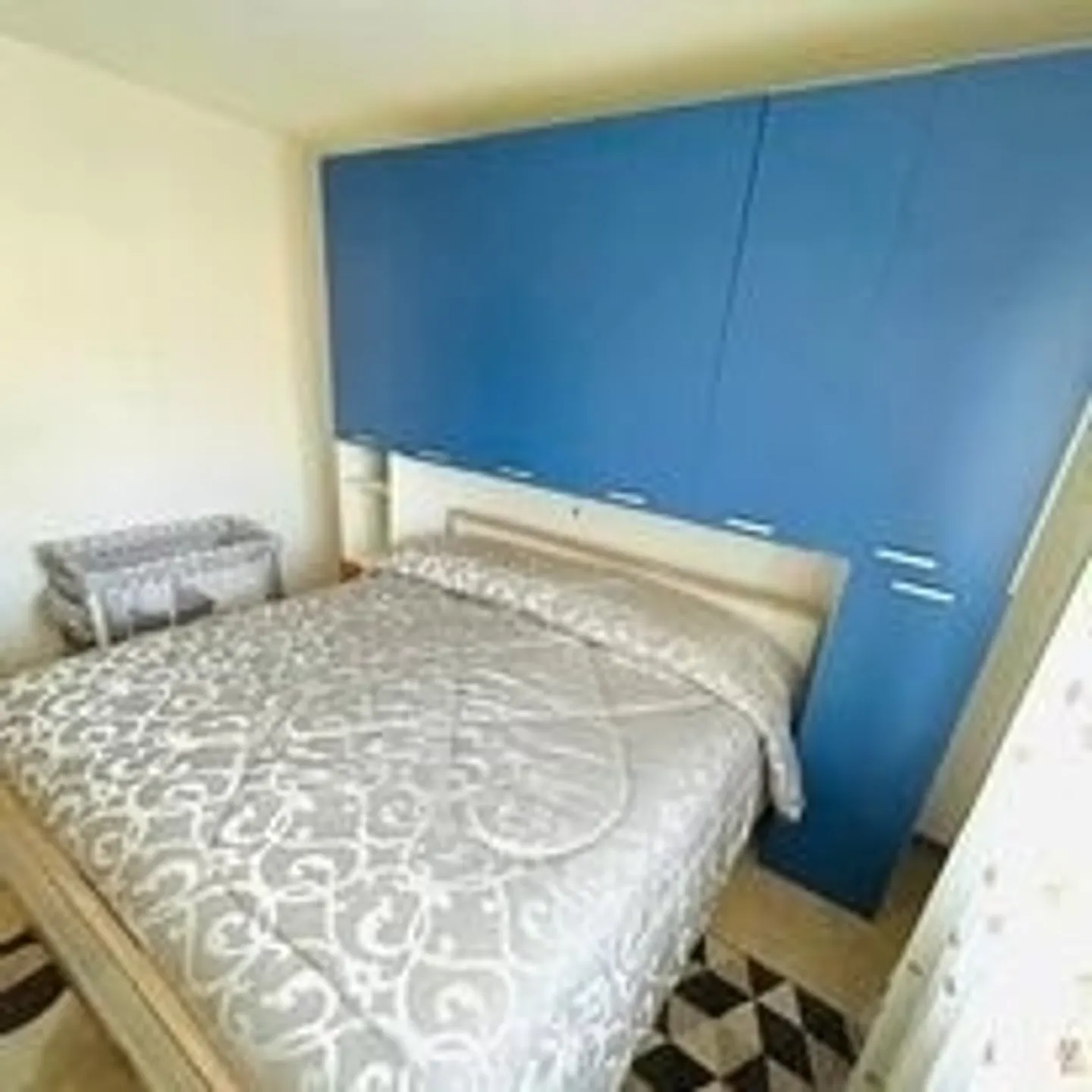 Geräumiges Mehrfamilienhaus mit großem Potenzial in Riazzino - Foto 6 von 13