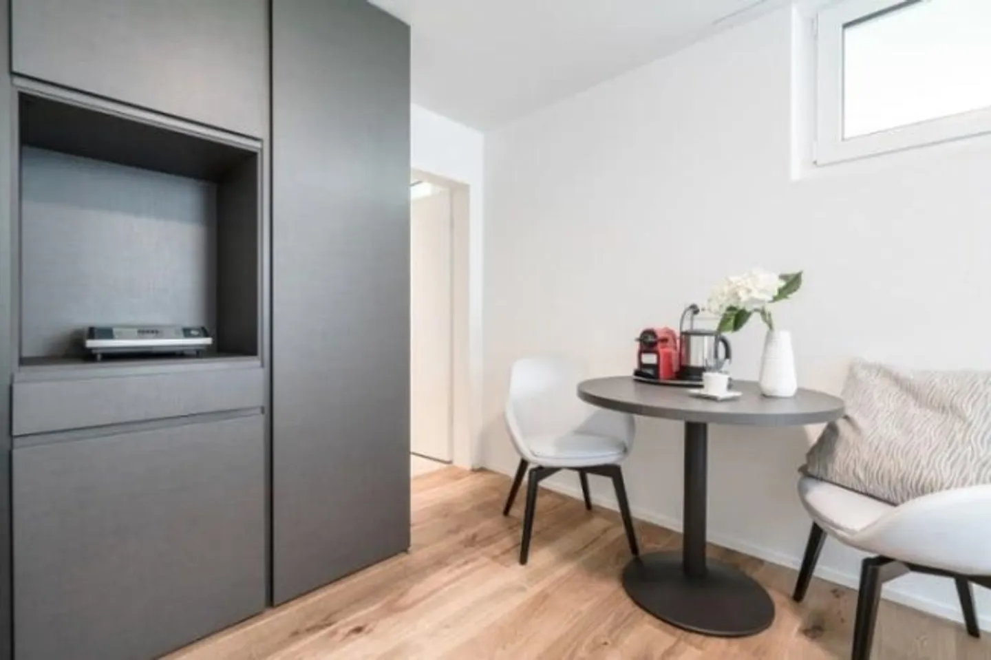 Appartements meublés prêts à emménager immédiatement - Photo 3 sur 4