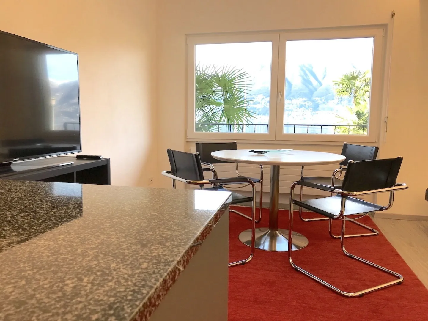 Appartamento vacanze 2,5 locali vicino al lago - Foto 2 di 10