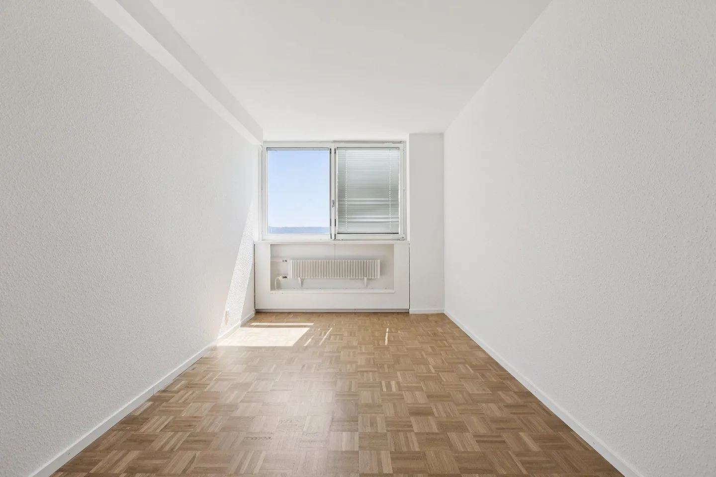 Modern Apartment with Rhône View - Photo 4 of 10