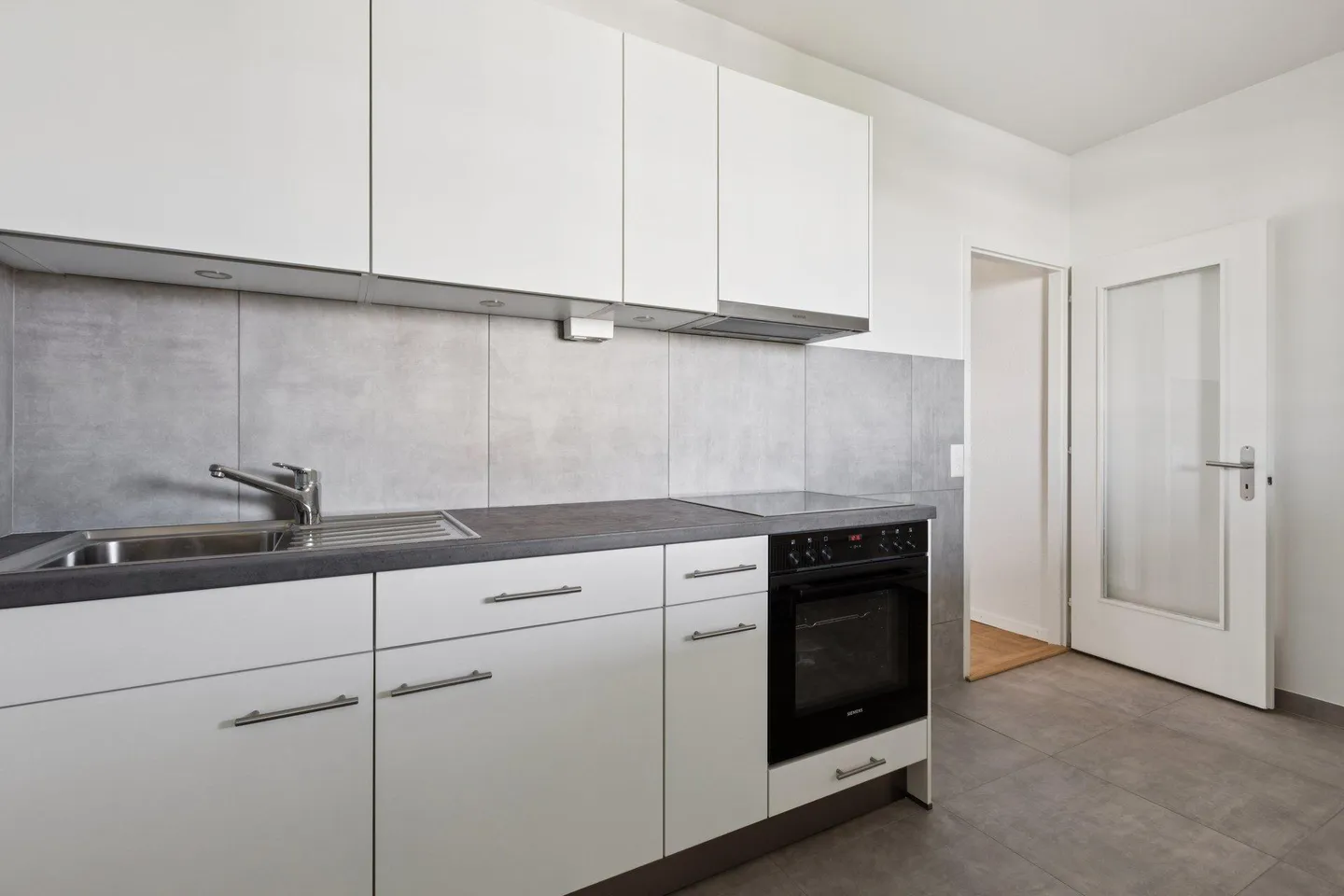 Modern Apartment with Rhône View - Photo 8 of 10