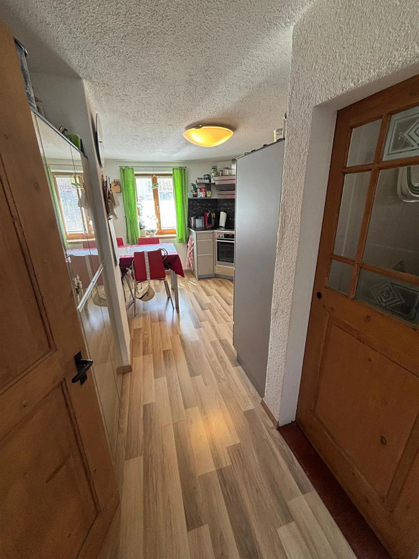 Incantevole appartamento per vacanze 4.5 stanze con stufa in steatite a Zorten - Foto 6 di 17
