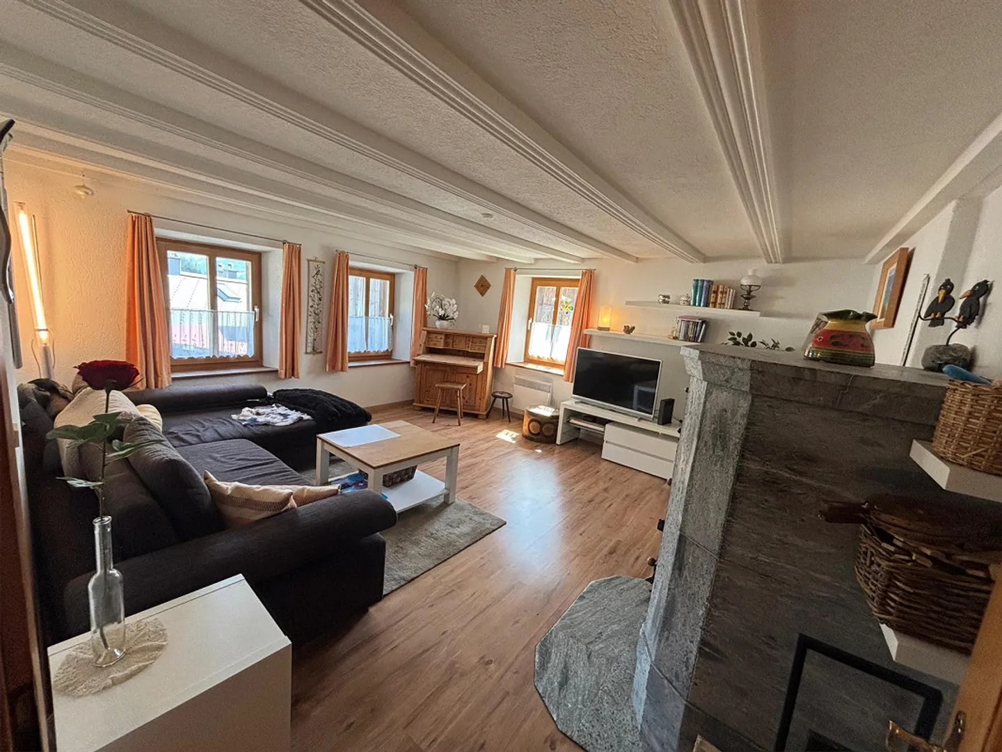 Incantevole appartamento per vacanze 4.5 stanze con stufa in steatite a Zorten - Foto 1 di 17