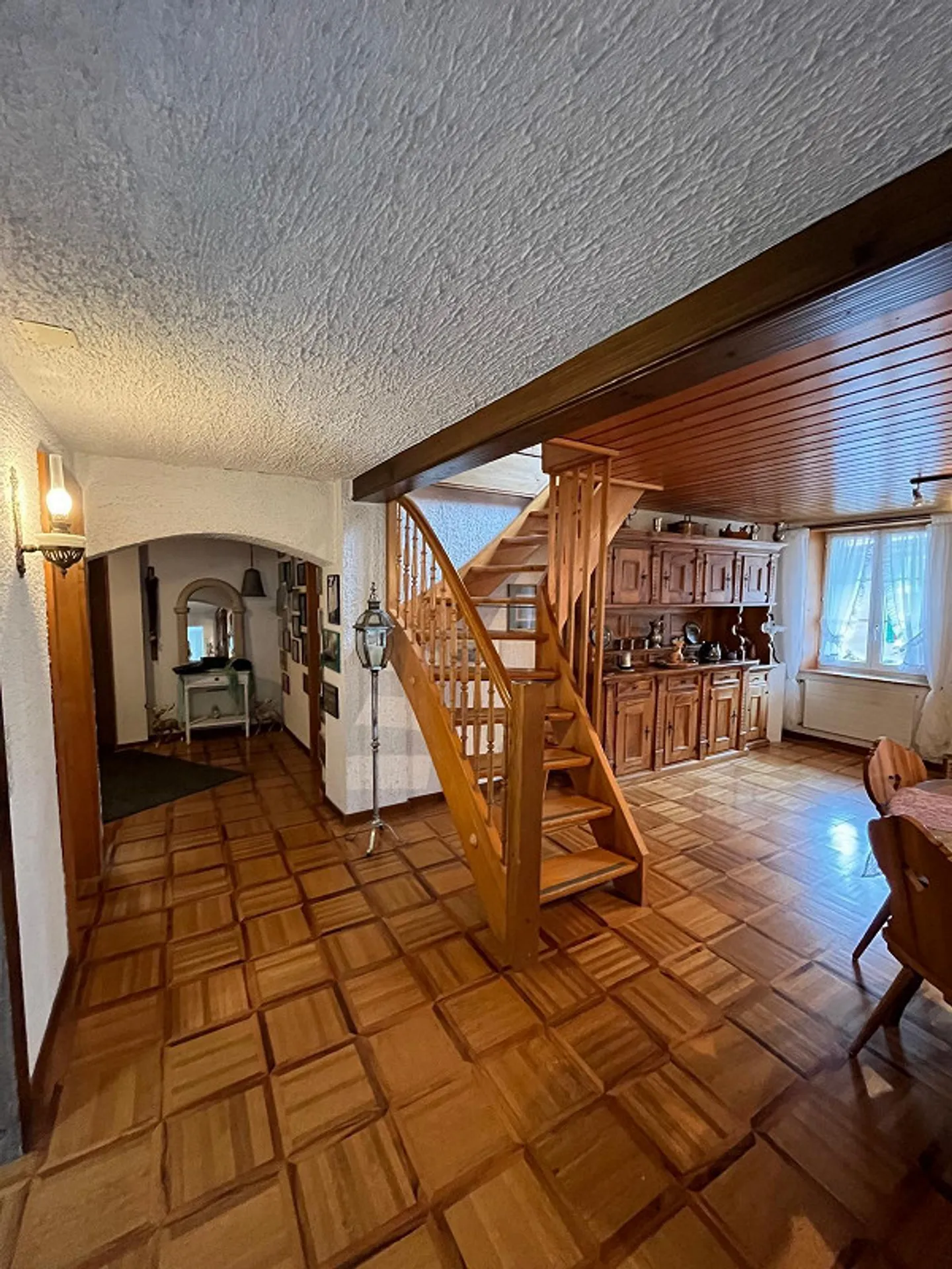 grosszügige 7.5 Zimmerwohnung - Foto 2 von 9