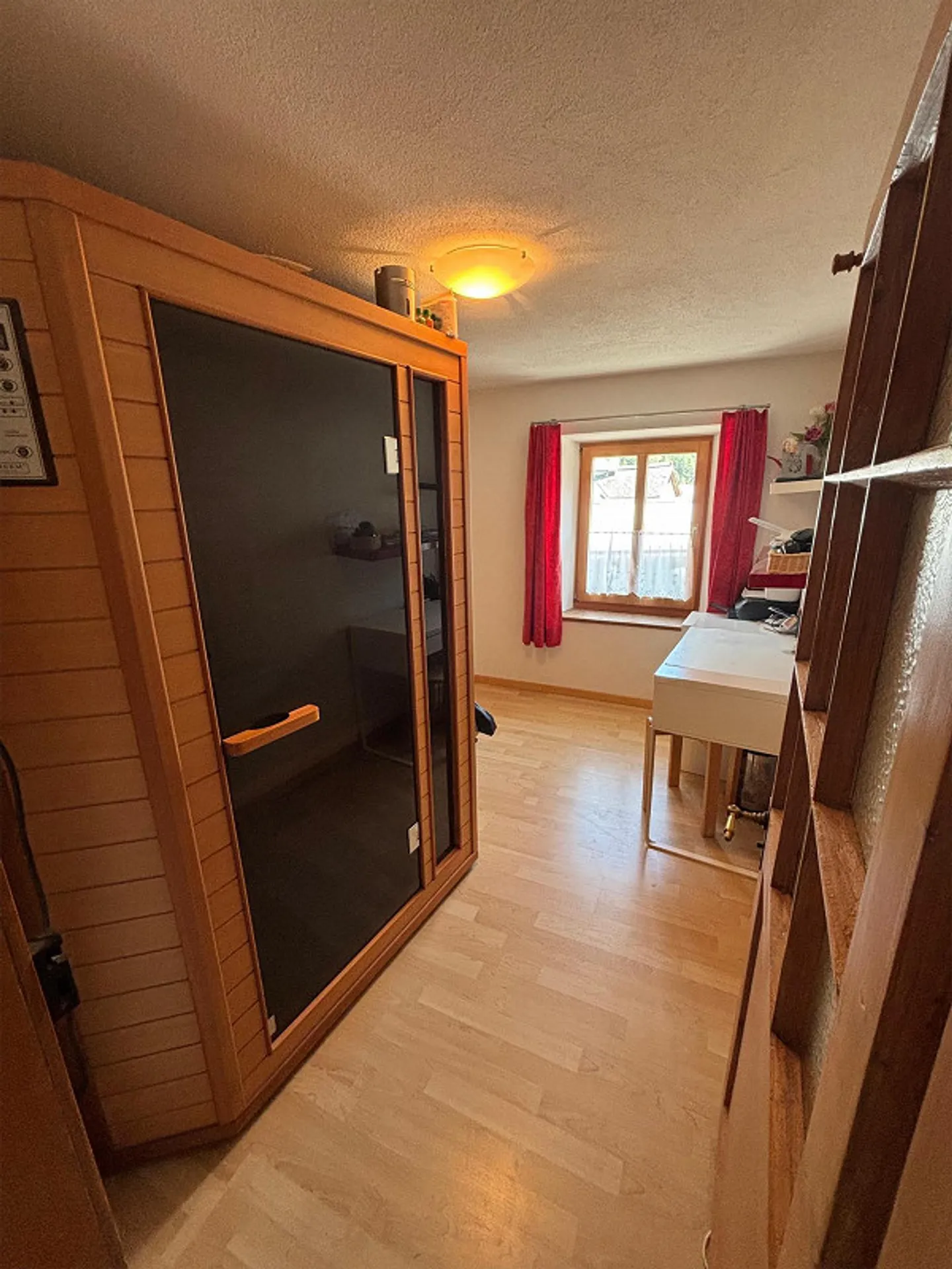 Incantevole appartamento per vacanze 4.5 stanze con stufa in steatite a Zorten - Foto 12 di 17