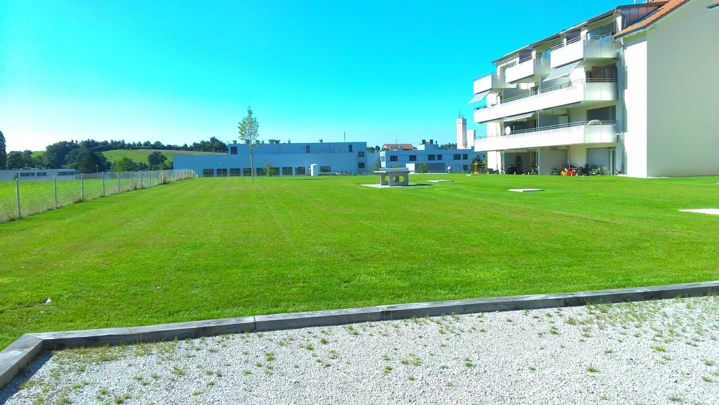 Appartement spacieux avec terrasse - Photo 3 sur 3