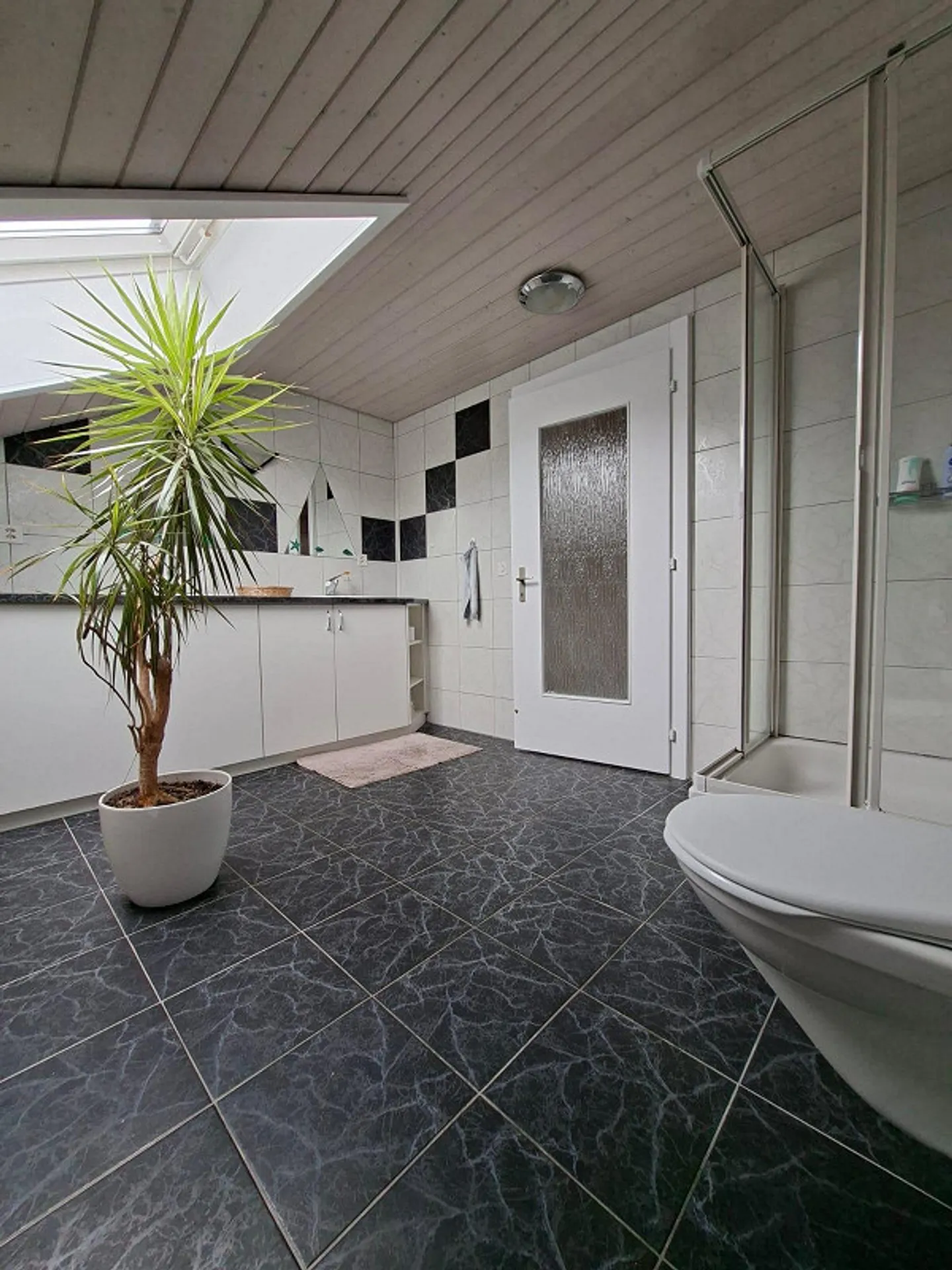 grosszügige 7.5 Zimmerwohnung - Foto 8 von 9