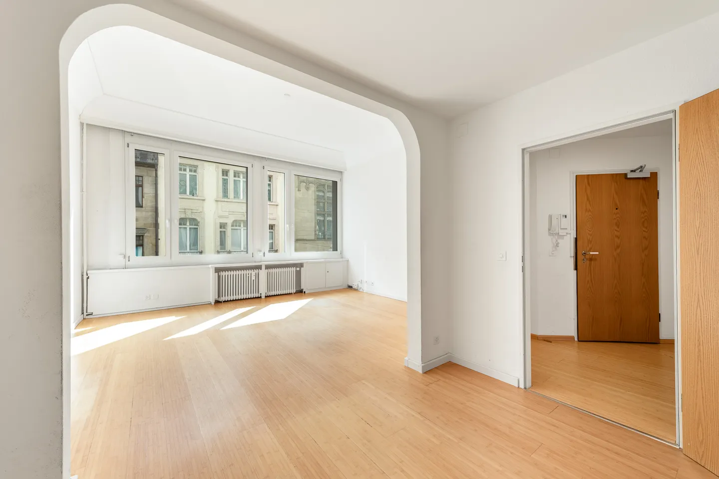 Zentrale Bürofläche - Foto 4 von 11