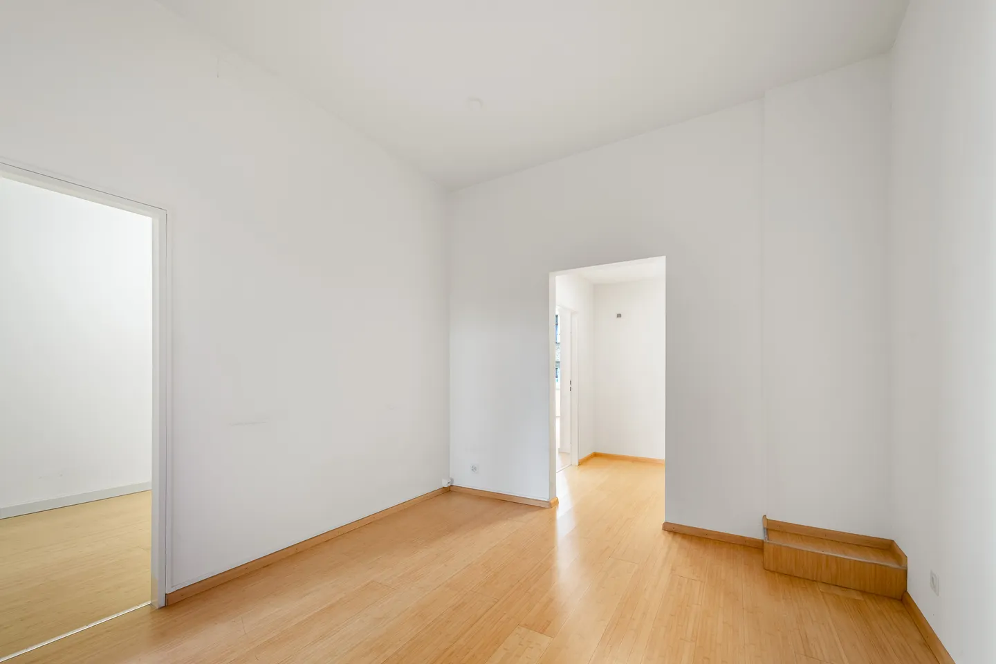 Zentrale Bürofläche - Foto 9 von 11