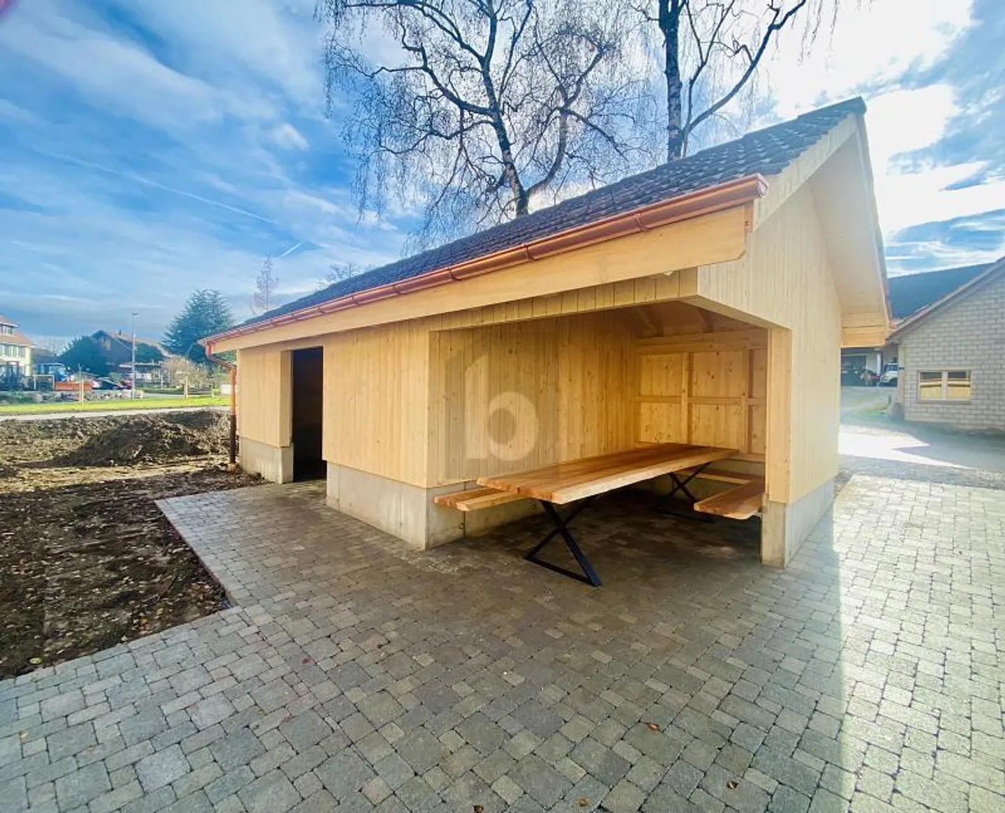 MODERN, LIGHT-FILLED AND FAMILY-FRIENDLY - Photo 5 of 6