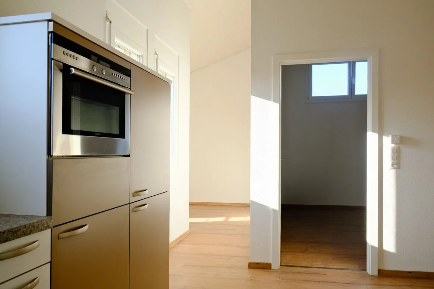Charmante appartement 2.5 pièces avec vue sur la verdure à Aesch BL - Photo 1 sur 16
