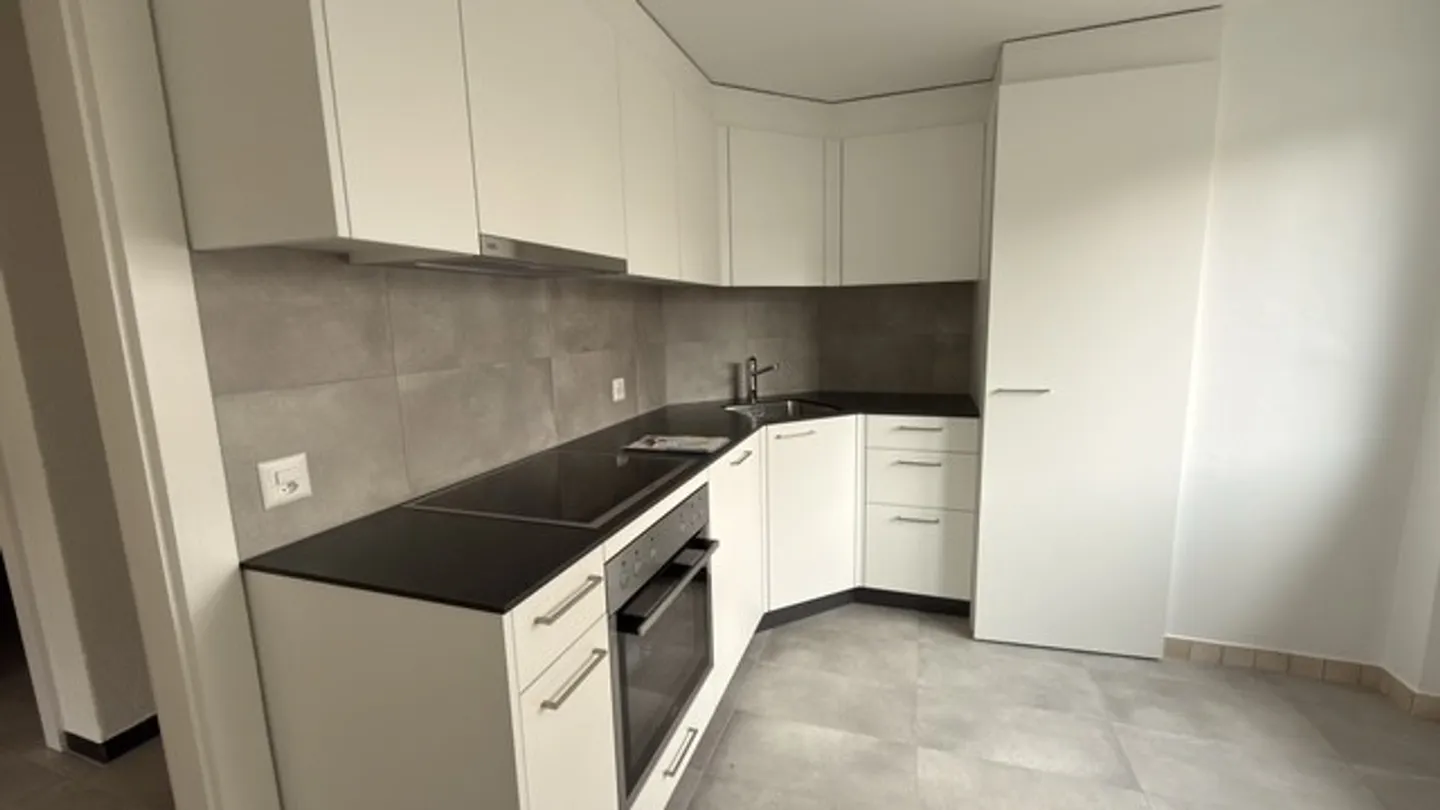 Appartement Charmant avec Terrasse - Photo 2 sur 8