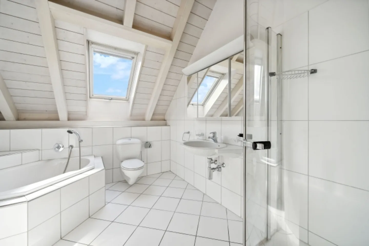 Maisonette spaziosa e luminosa - Foto 7 di 12