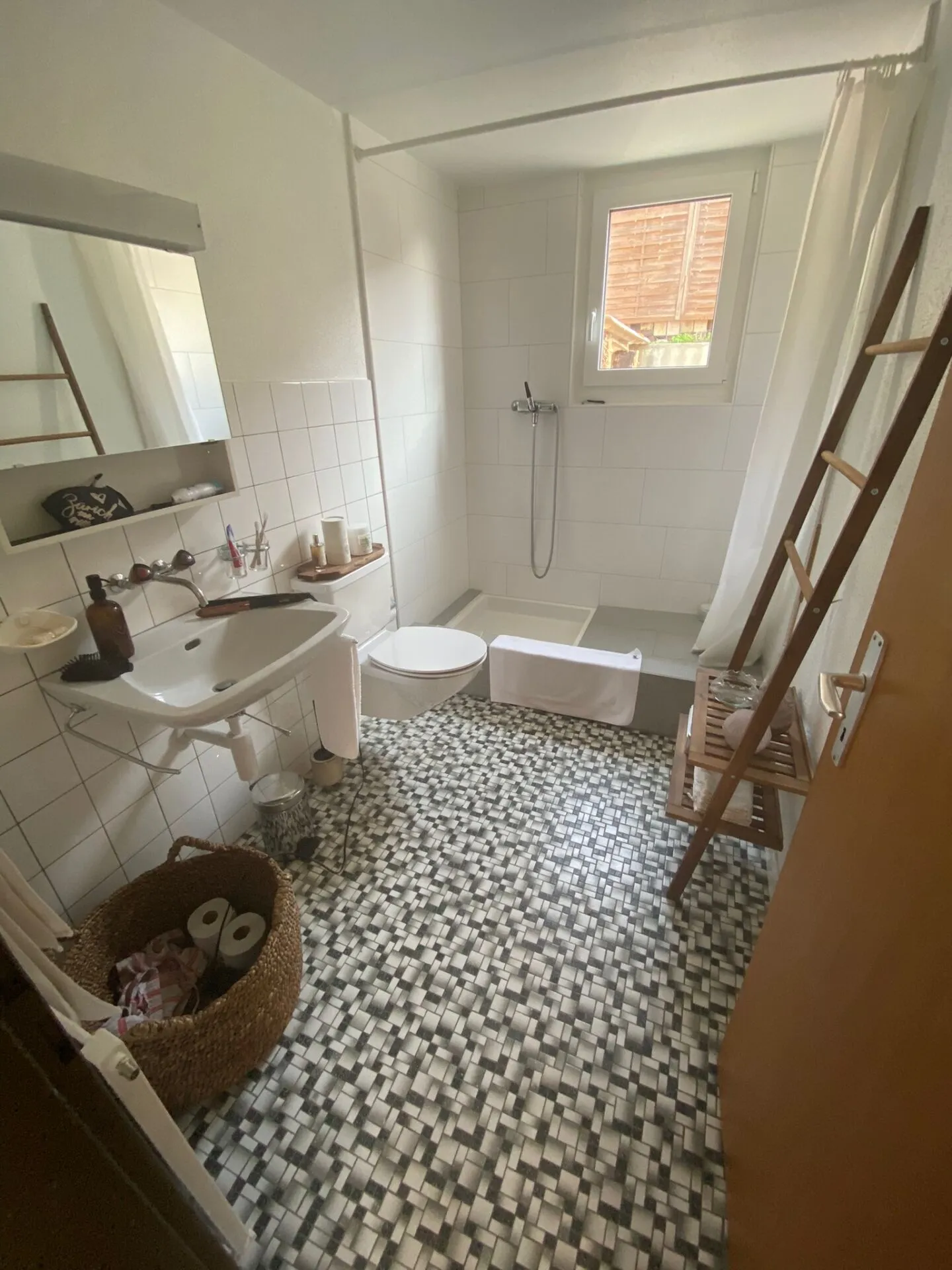 Casa unifamiliare indipendente di 5,5 locali con giardino d'inverno, garage e giardino soleggiato - Foto 16 di 22
