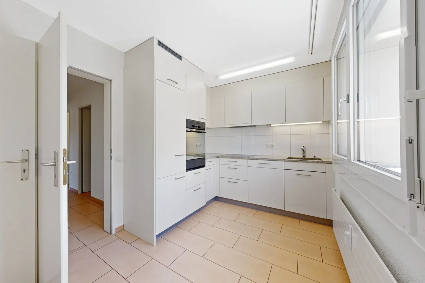 Wohnung an beliebter Lage in Aesch - Photo 2 of 10