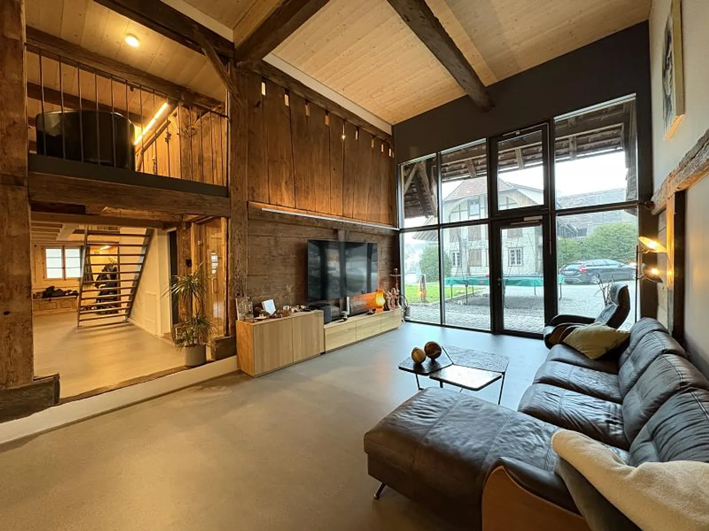 Maison 8.5 pièces - Photo 1 sur 6