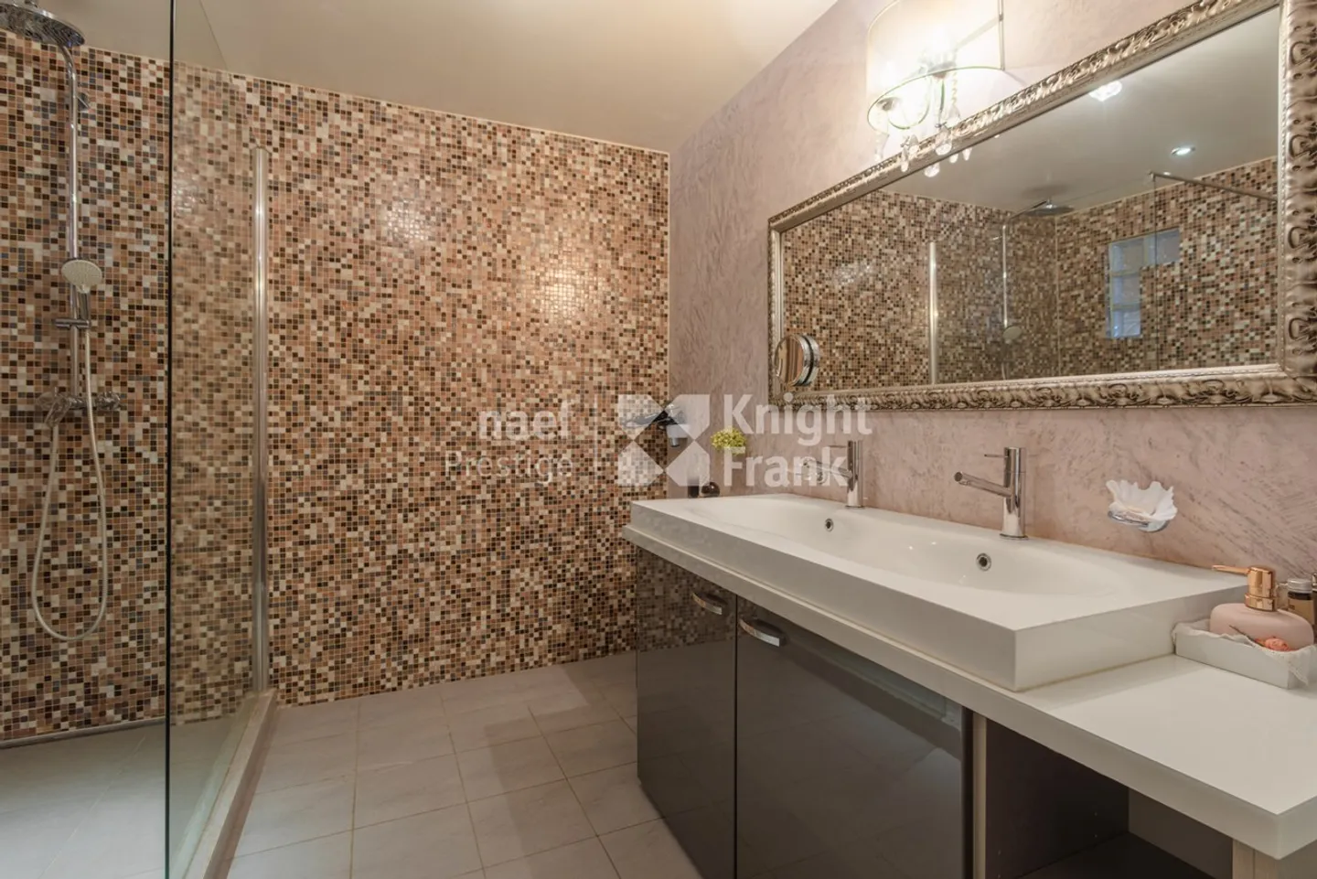 Magnificent renovated farmhouse with 2 apartments for sale in Font - Photo 7 of 10