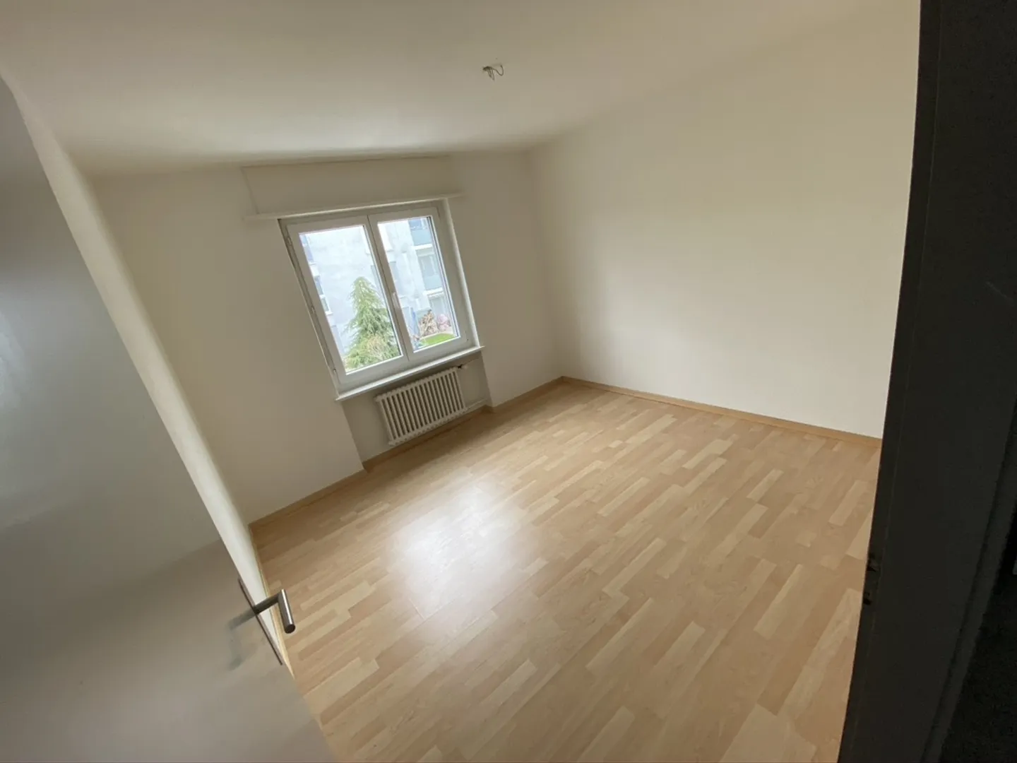 4.5 Room Apartment in Prime Location with Large Garden! - Photo 8 of 13