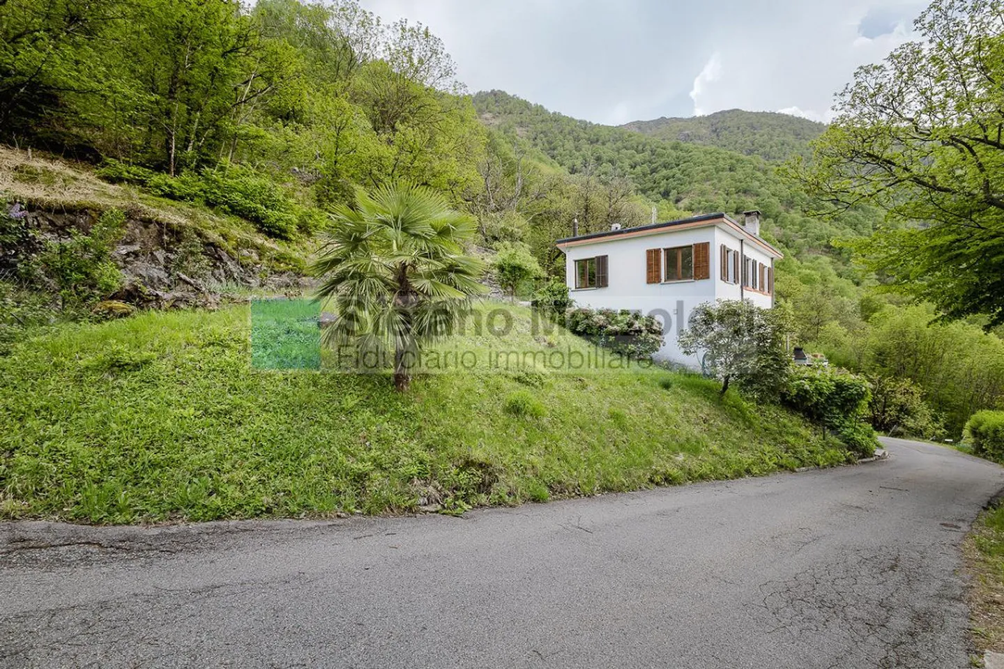 Affascinante casa ticinese con giardino - Foto 14 di 17