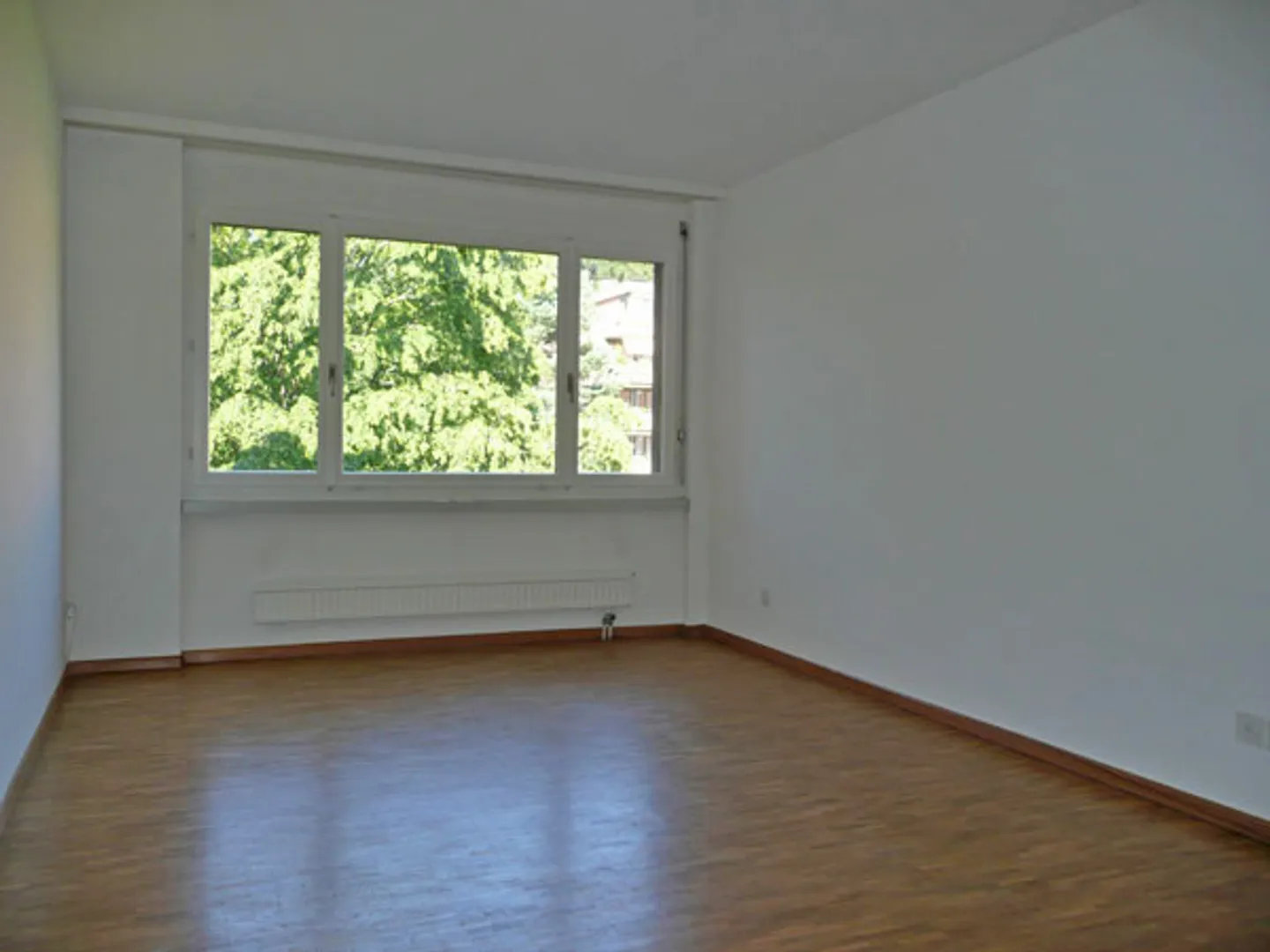 Apartment in a Quiet Residential Area - Limited until 31.08.2026 - Photo 3 of 8