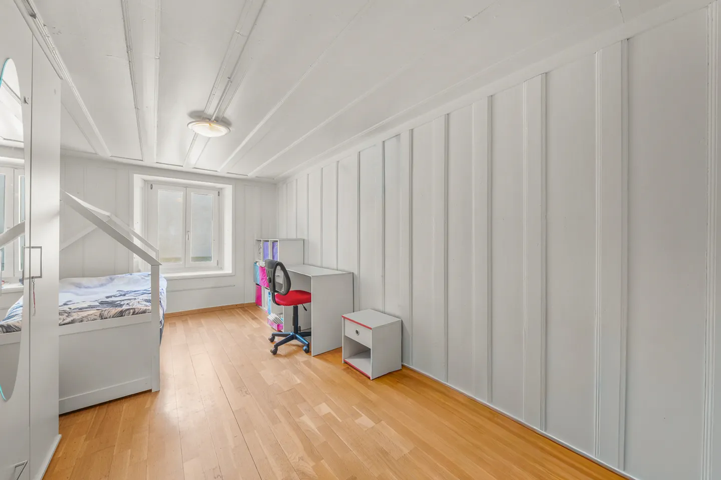 Casa di villaggio con 3 appartamenti, giardino e potenziale fondiario - Foto 15 di 28