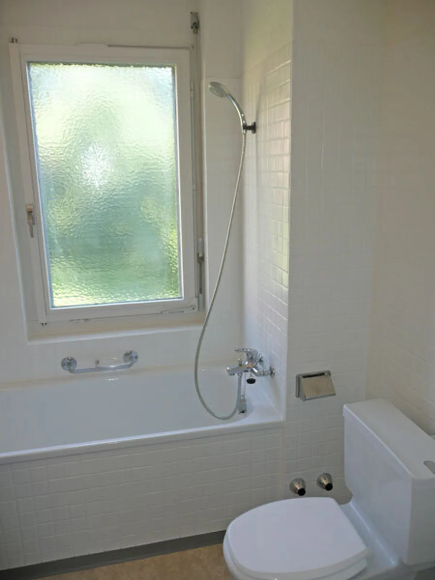 Apartment in a Quiet Residential Area - Limited until 31.08.2026 - Photo 5 of 8