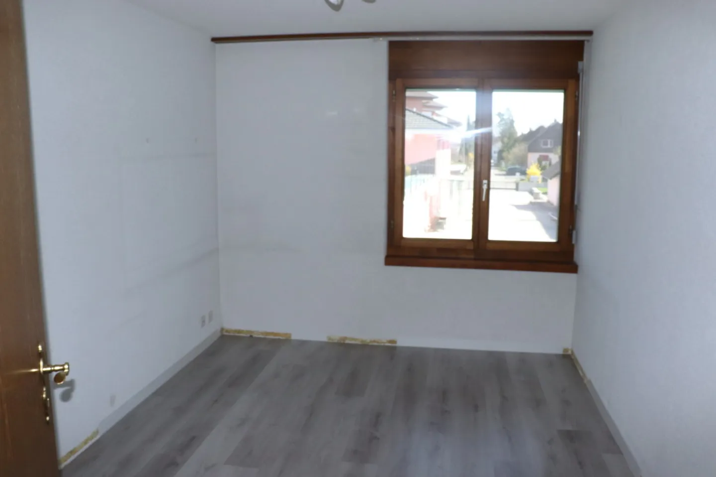 Large 4.5 Room Apartment in a Sensational Location - Photo 6 of 15