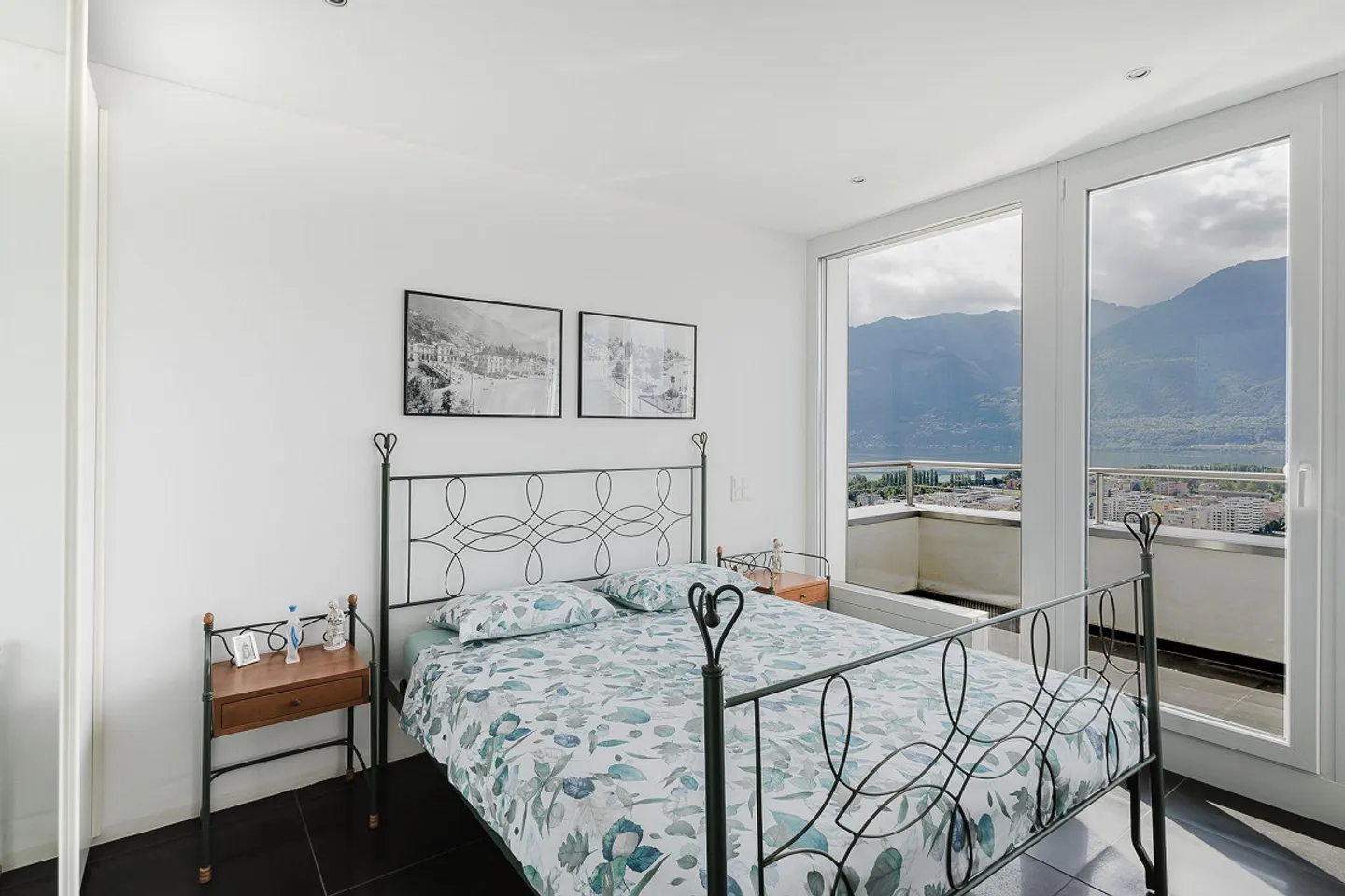 Elegante Villa mit Atemberaubendem Blick auf den Lago Maggiore - Foto 10 von 16