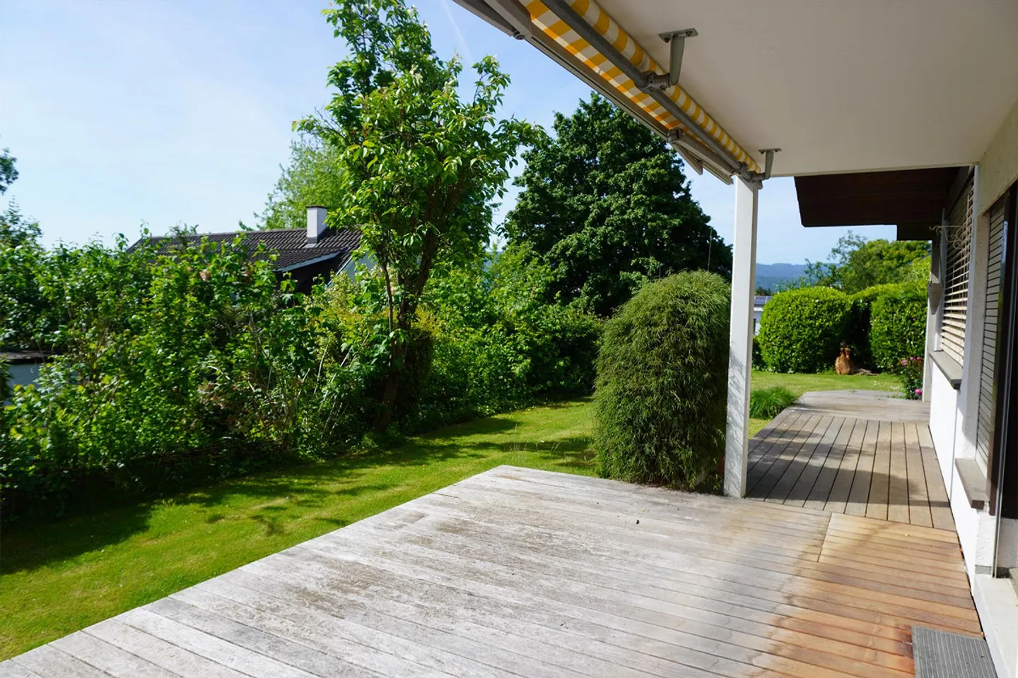 Freistehendes Einfamilienhaus in Oberwil - Foto 3 von 14