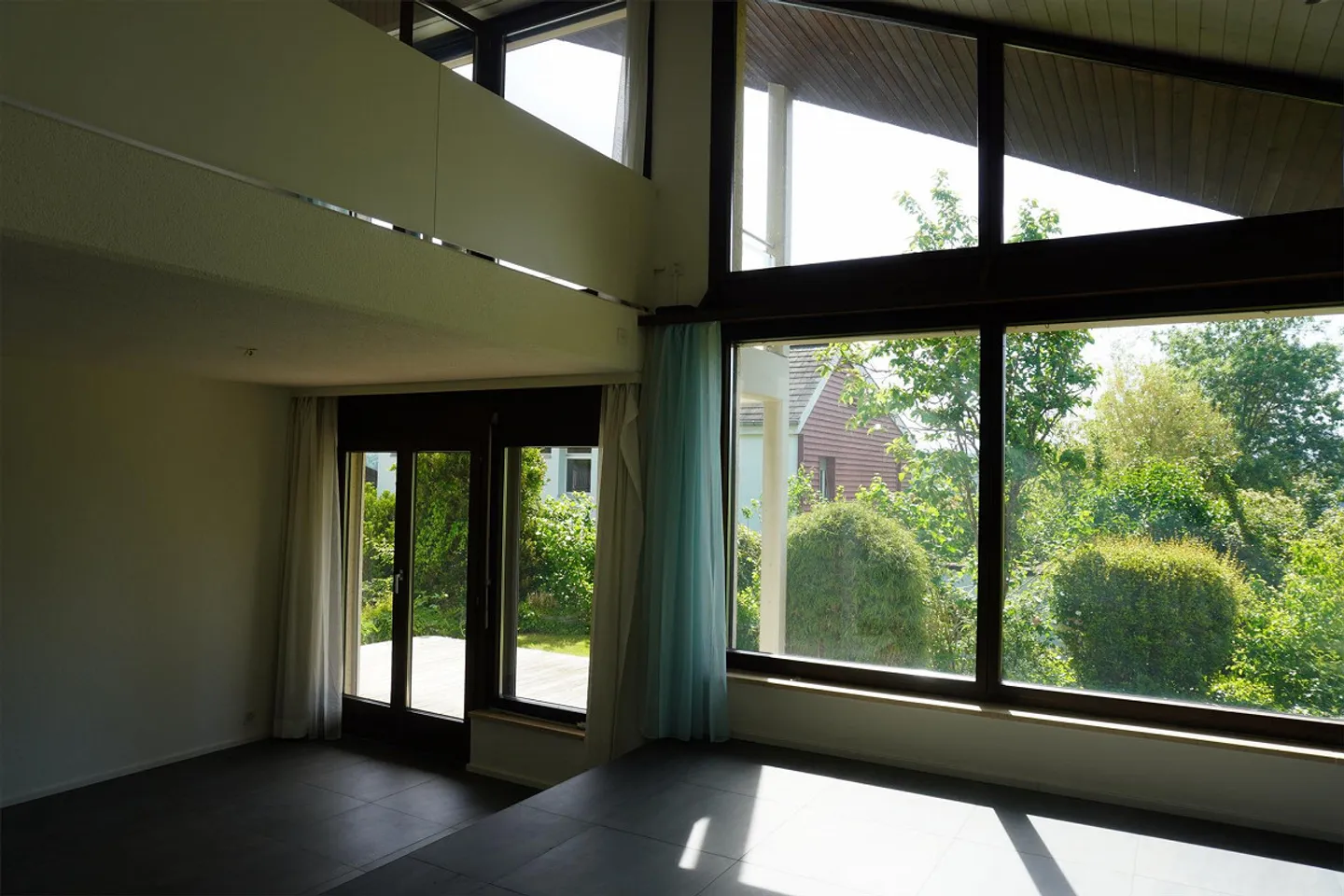 Freistehendes Einfamilienhaus in Oberwil - Foto 5 von 14