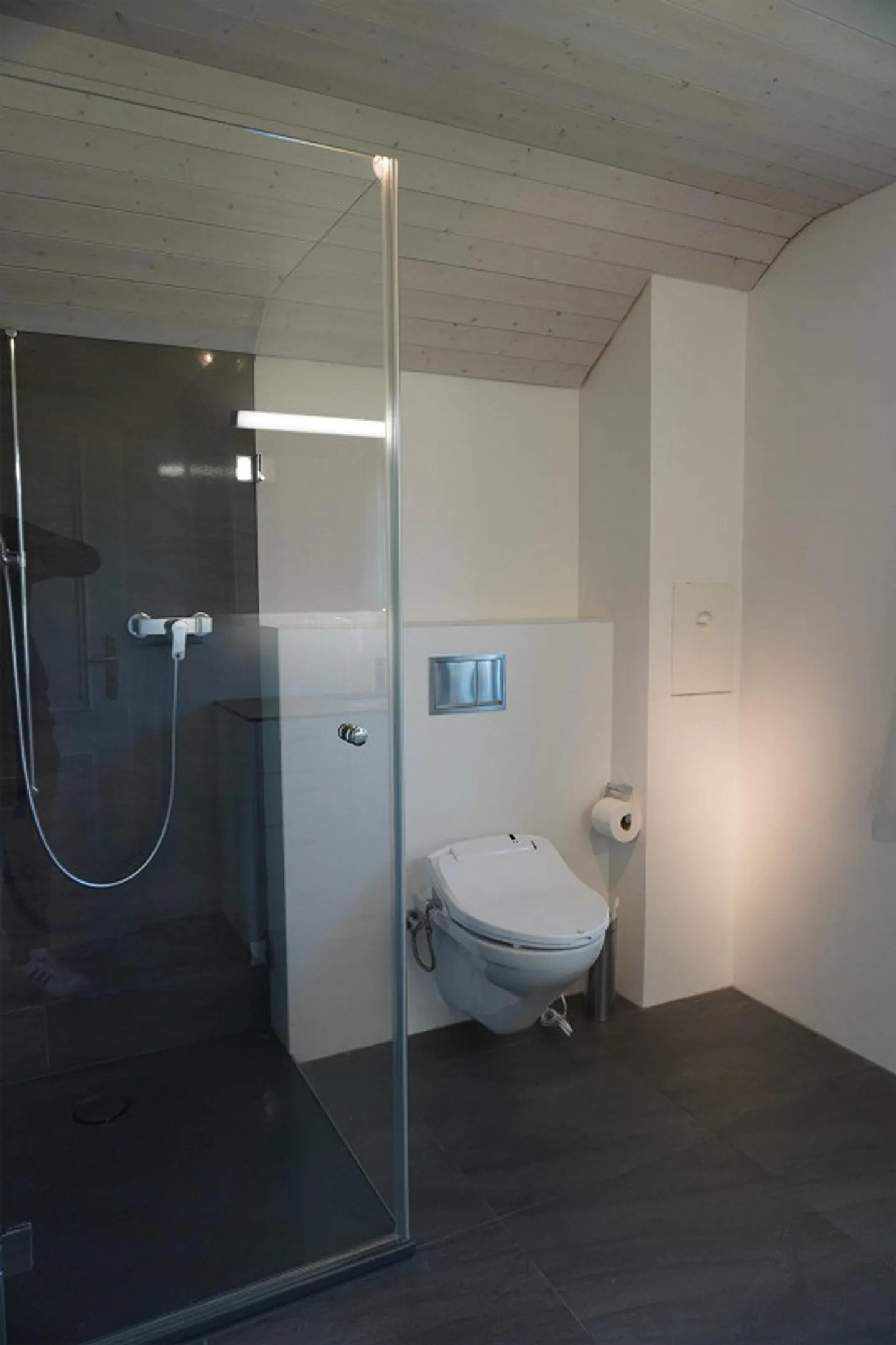 Freistehendes Einfamilienhaus in Oberwil - Foto 10 von 14