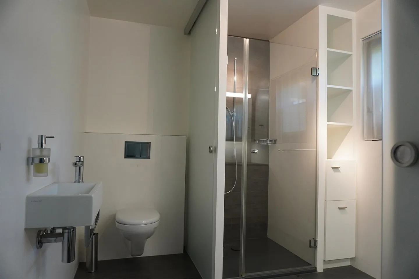 Freistehendes Einfamilienhaus in Oberwil - Foto 11 von 14