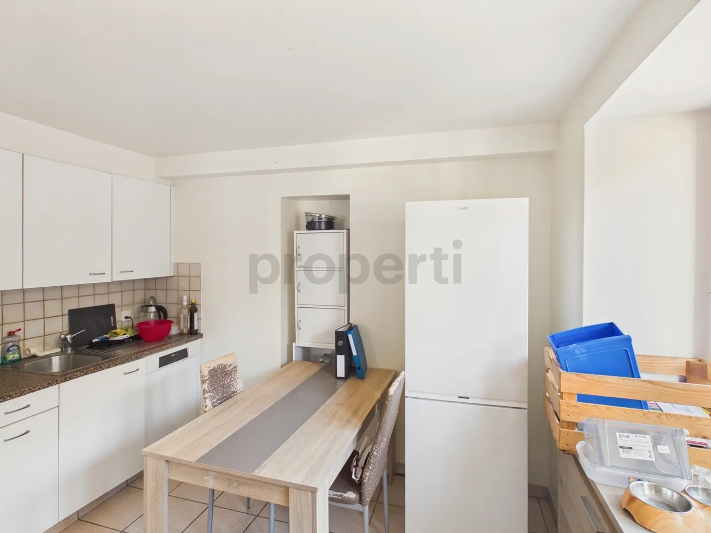 Elegante 3,5 Zimmer - renovierte Wohnung mit Keller, Chamoson - Foto 4 von 10