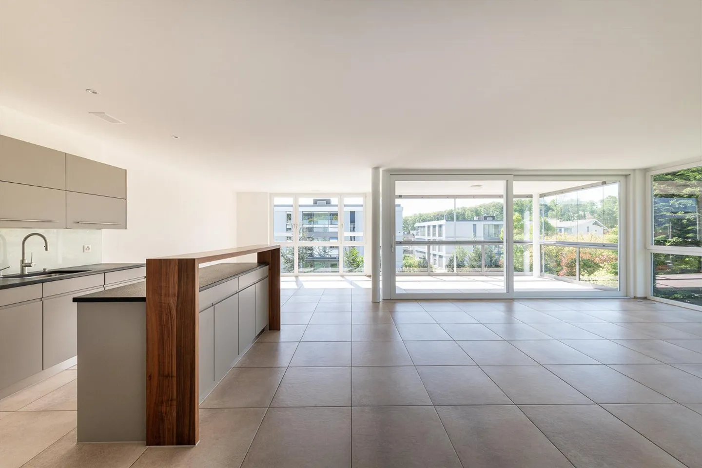 Appartement exclusif 131m2 - Standard de propriété - Grande salle de loisirs ! - Photo 3 sur 13