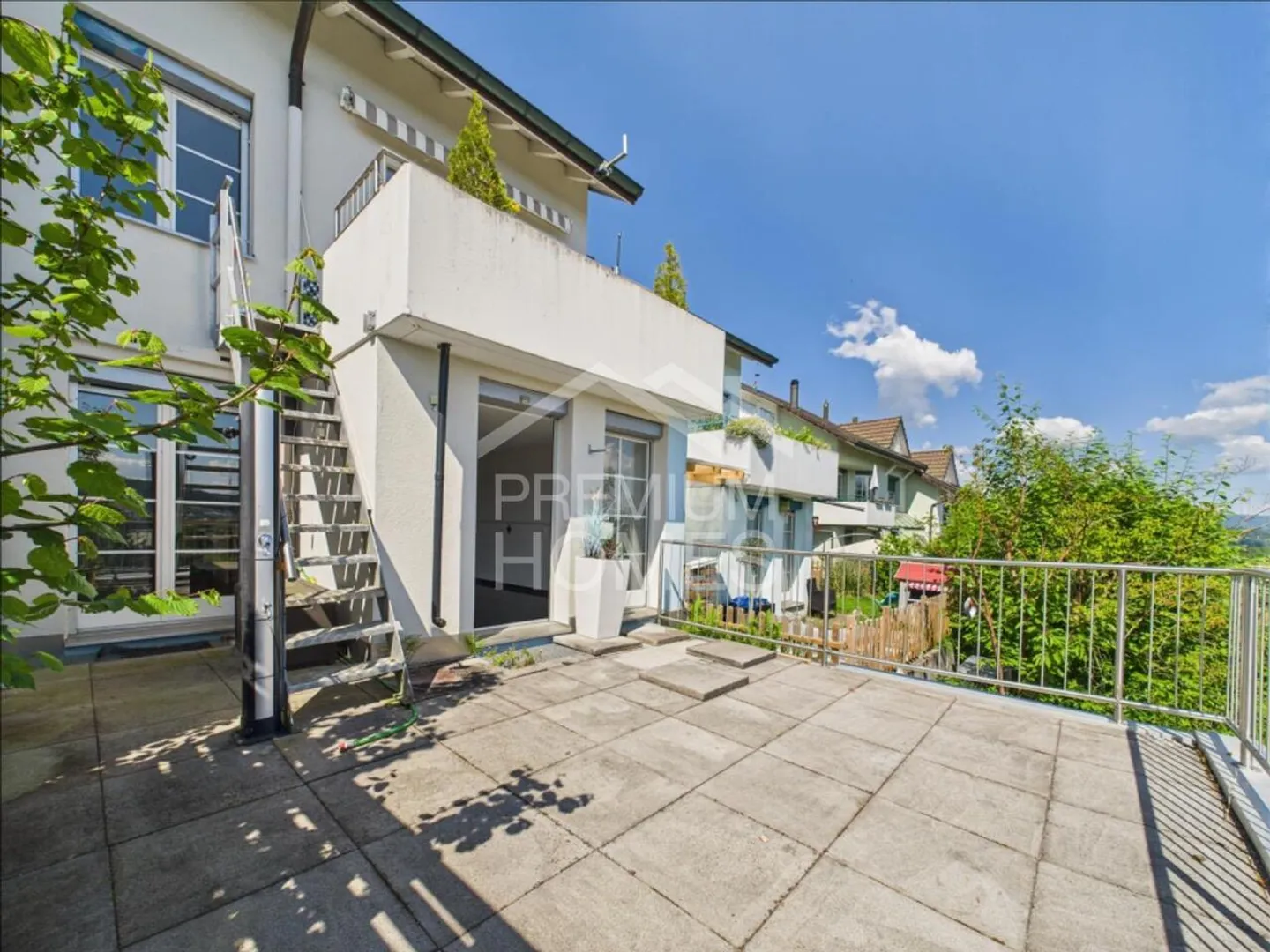 Casa a schiera con terrazza, balcone e posizione da sogno - Foto 8 di 13