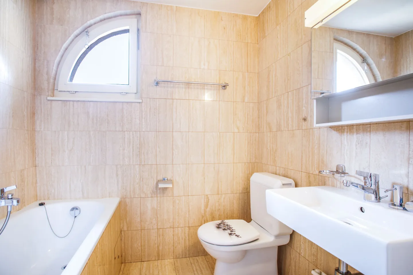 Magnificent apartment - Photo 3 of 5