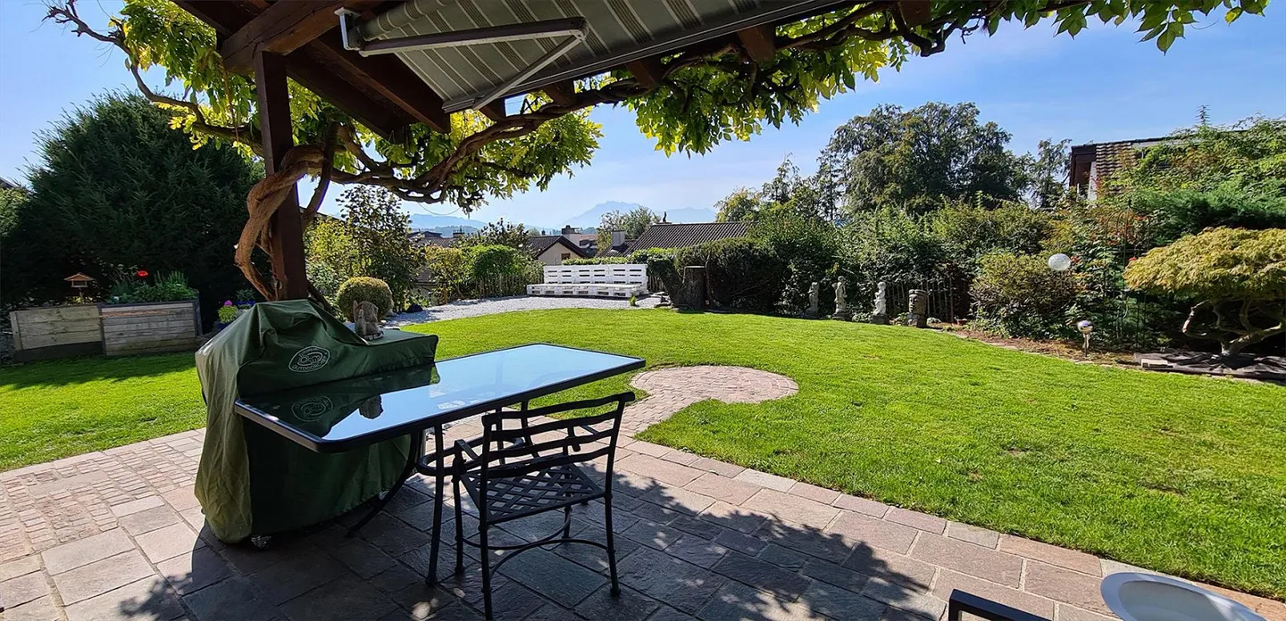 Traumgrundstück mit Haus - Ideal zum Renovieren oder NEU bauen - Foto 2 von 8