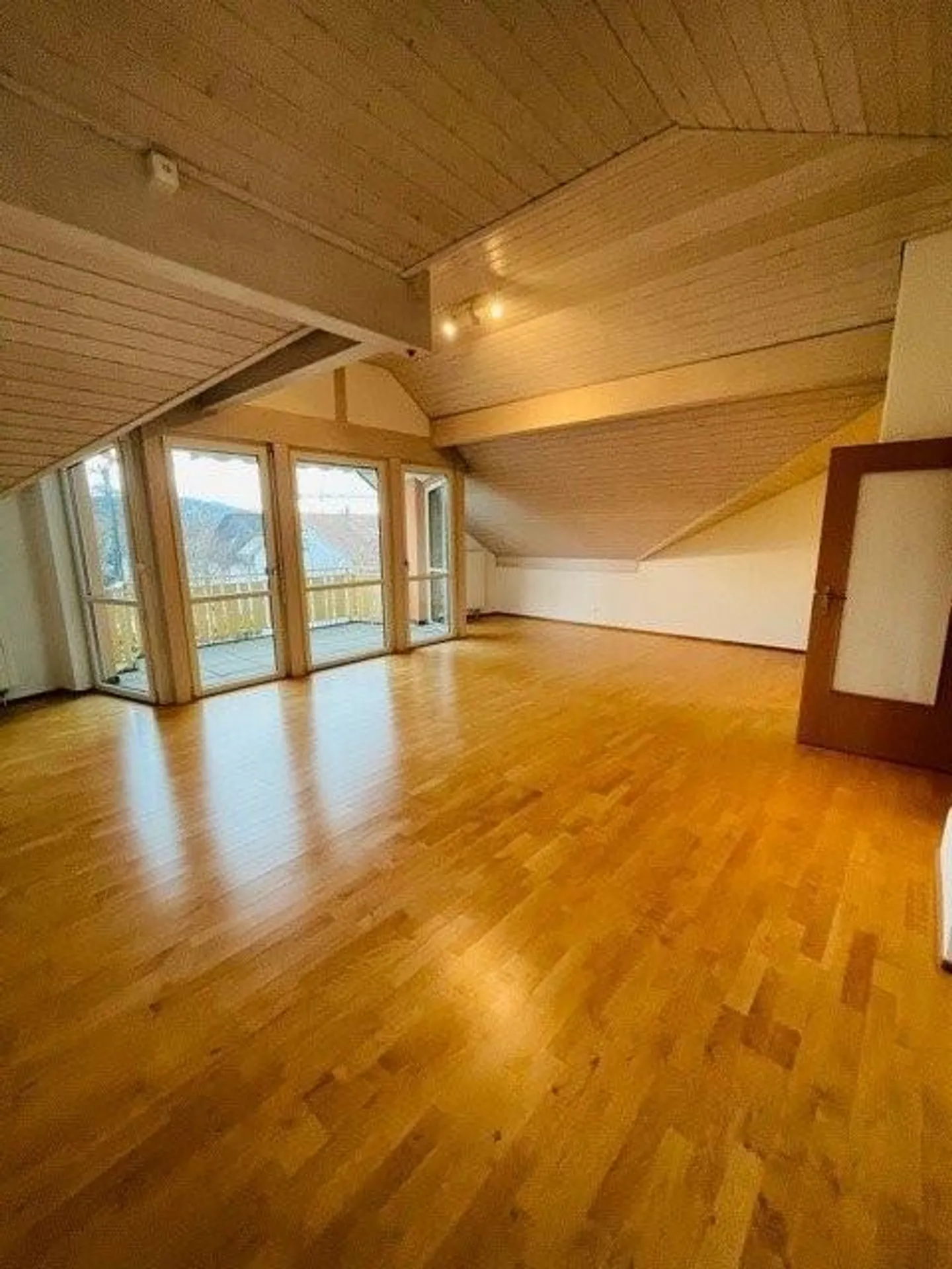 Schöne 2-Zimmer-Dachwohnung nähe Dorfkern! - Foto 9 von 12