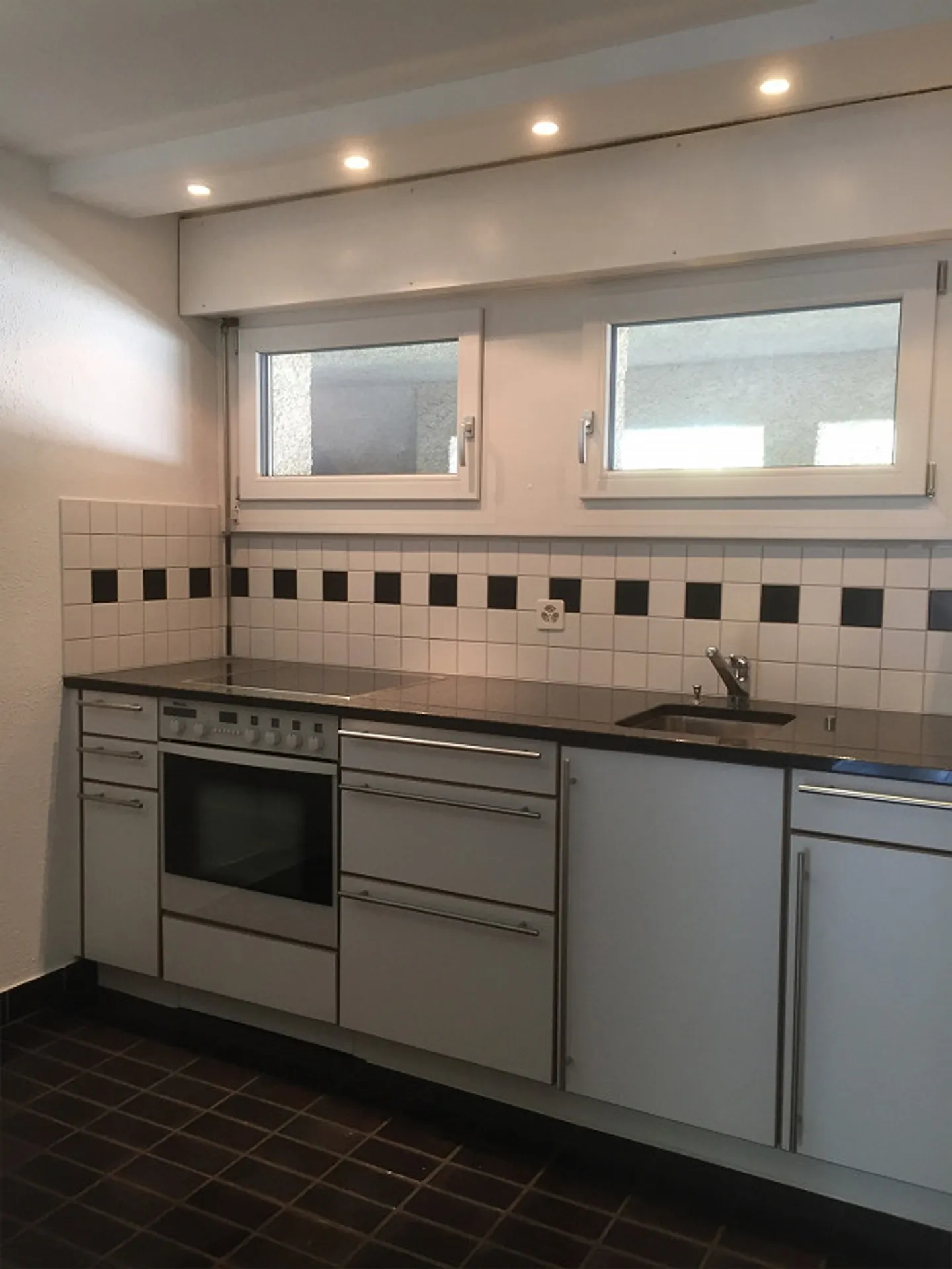 Appartement spacieux avec vue sur la vieille ville de Wil - Photo 4 sur 14