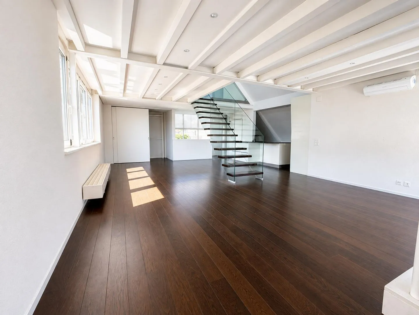 Exclusive Living on 2 Levels – 1.5-Room Loft Apartment with Terrace - Photo 3 of 11