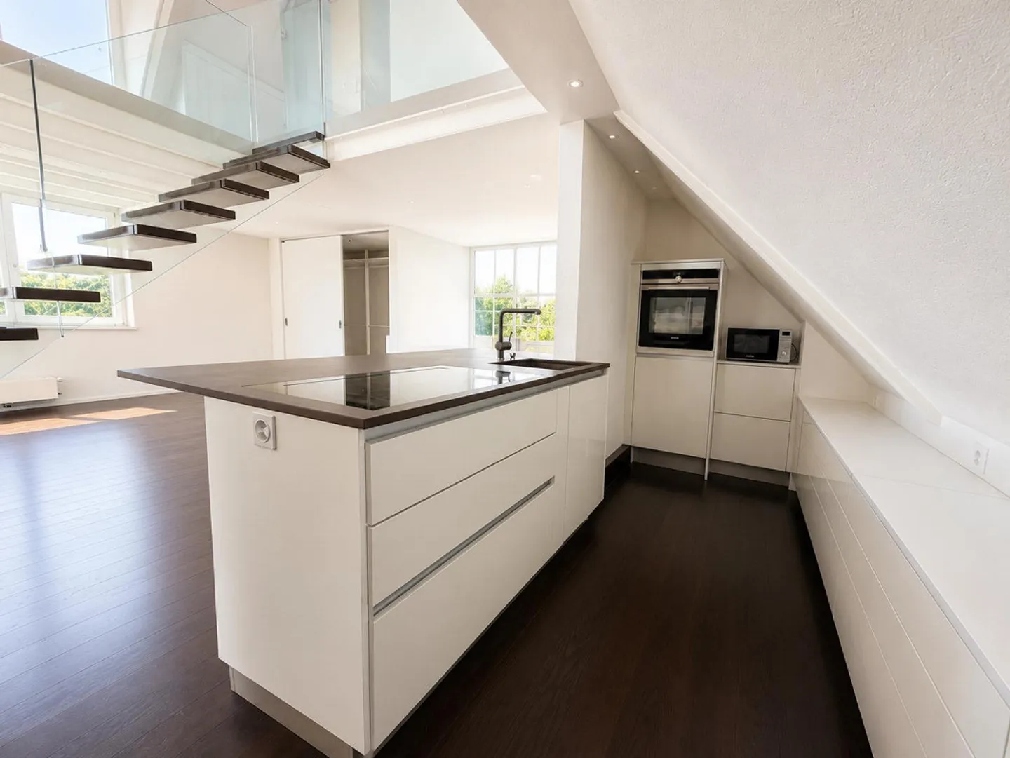 Exclusive Living on 2 Levels – 1.5-Room Loft Apartment with Terrace - Photo 4 of 11