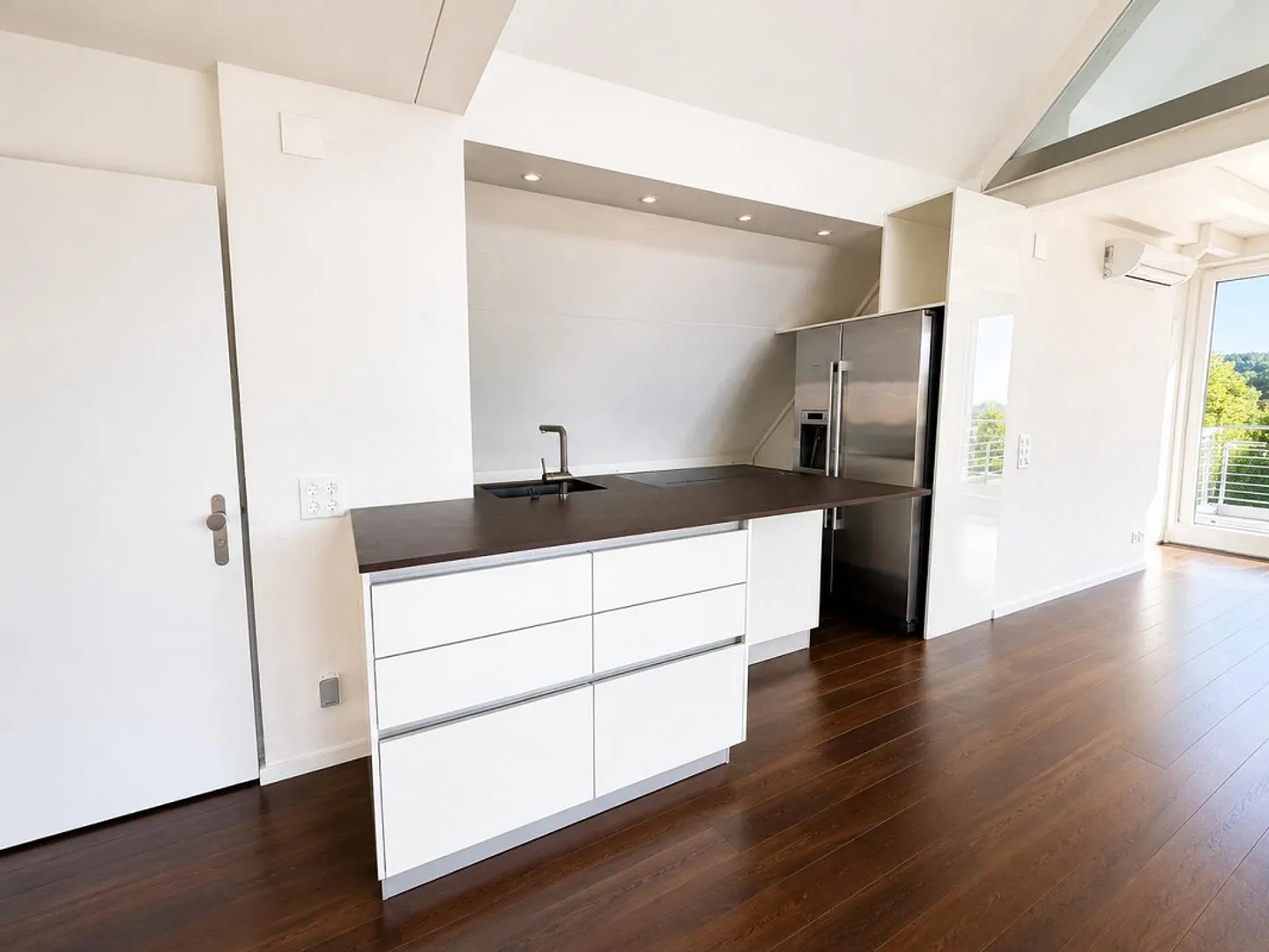 Exclusive Living on 2 Levels – 1.5-Room Loft Apartment with Terrace - Photo 5 of 11