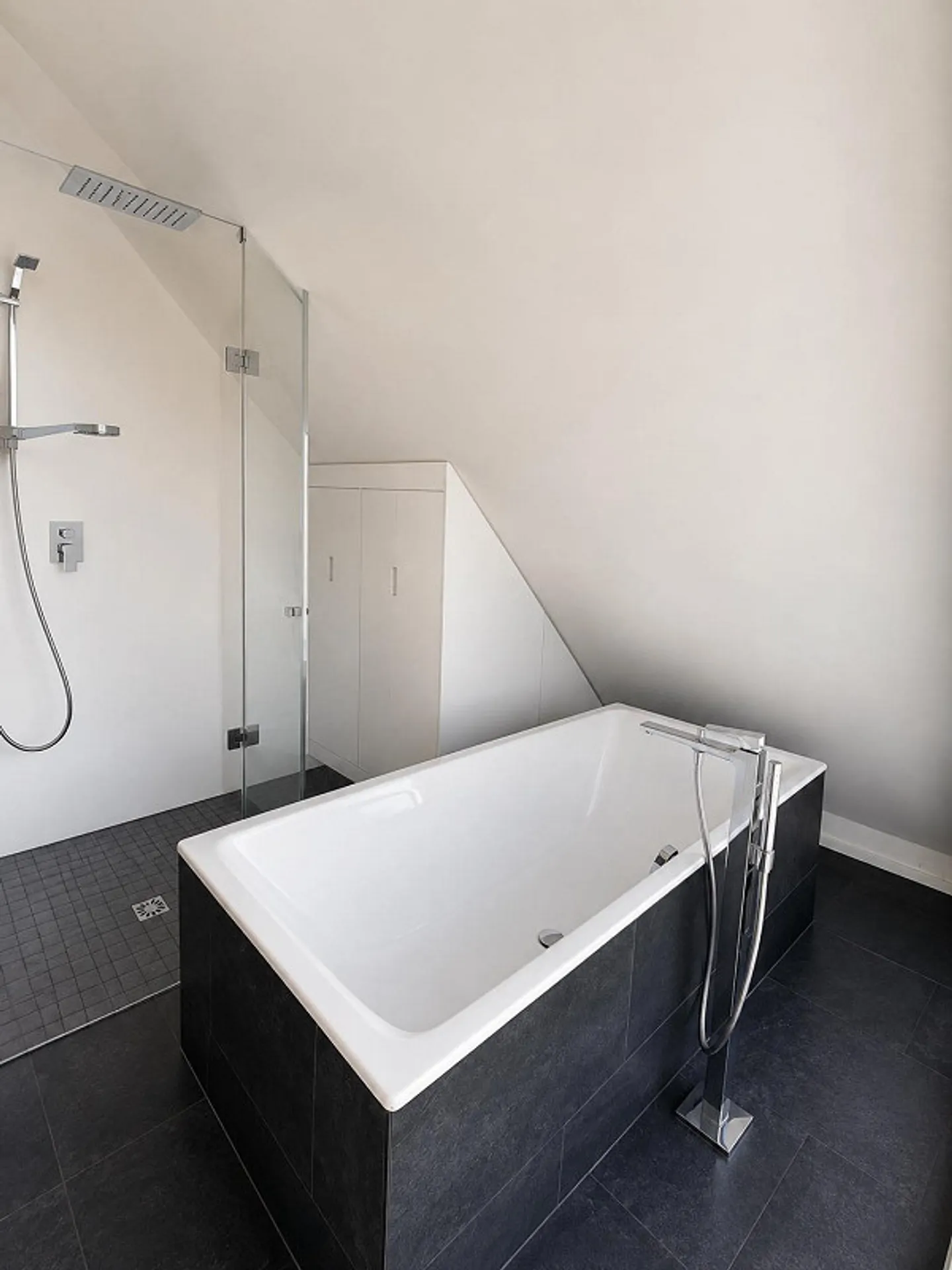 Exclusive Living on 2 Levels – 1.5-Room Loft Apartment with Terrace - Photo 6 of 11