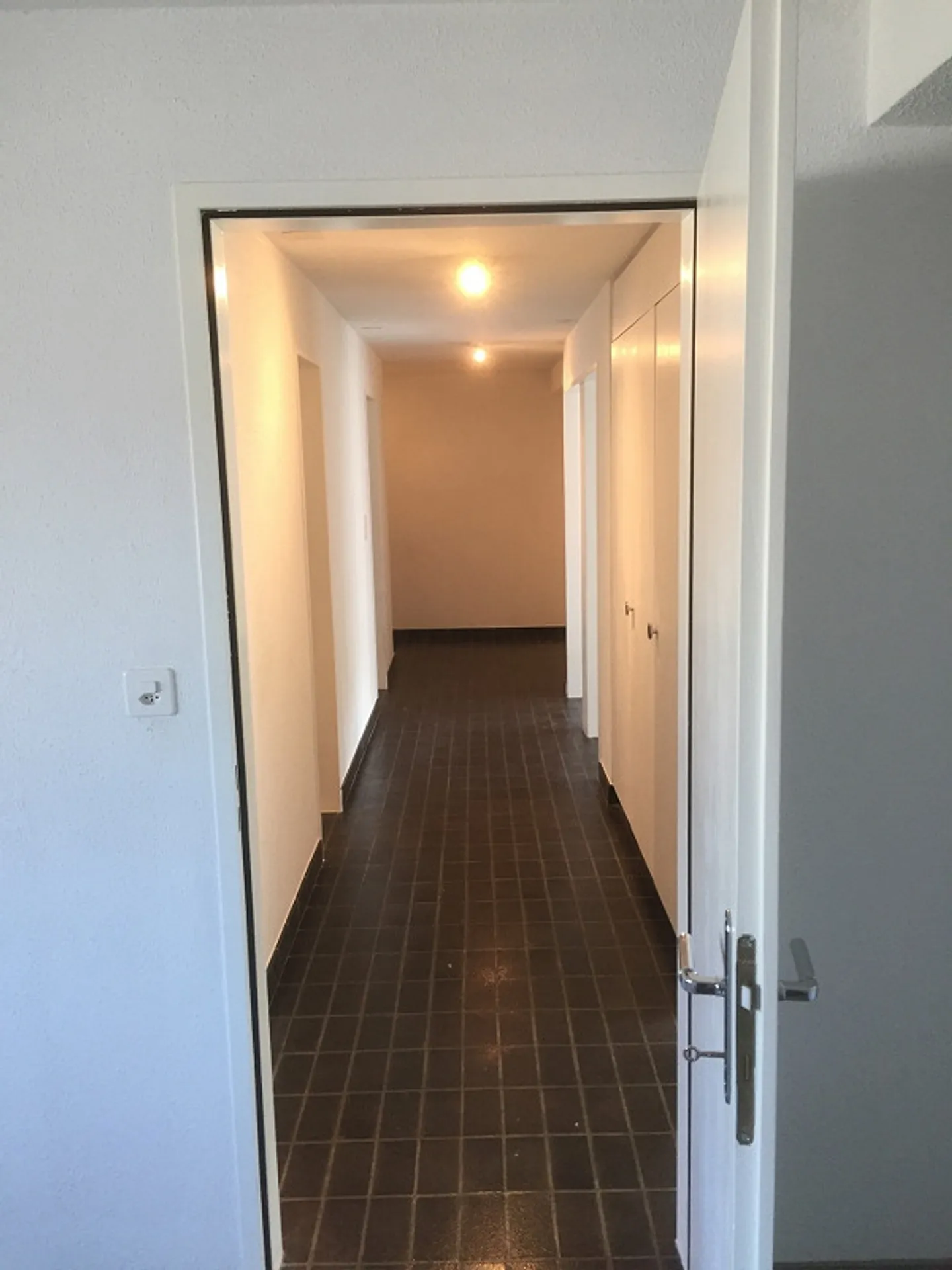 Appartement spacieux avec vue sur la vieille ville de Wil - Photo 13 sur 14