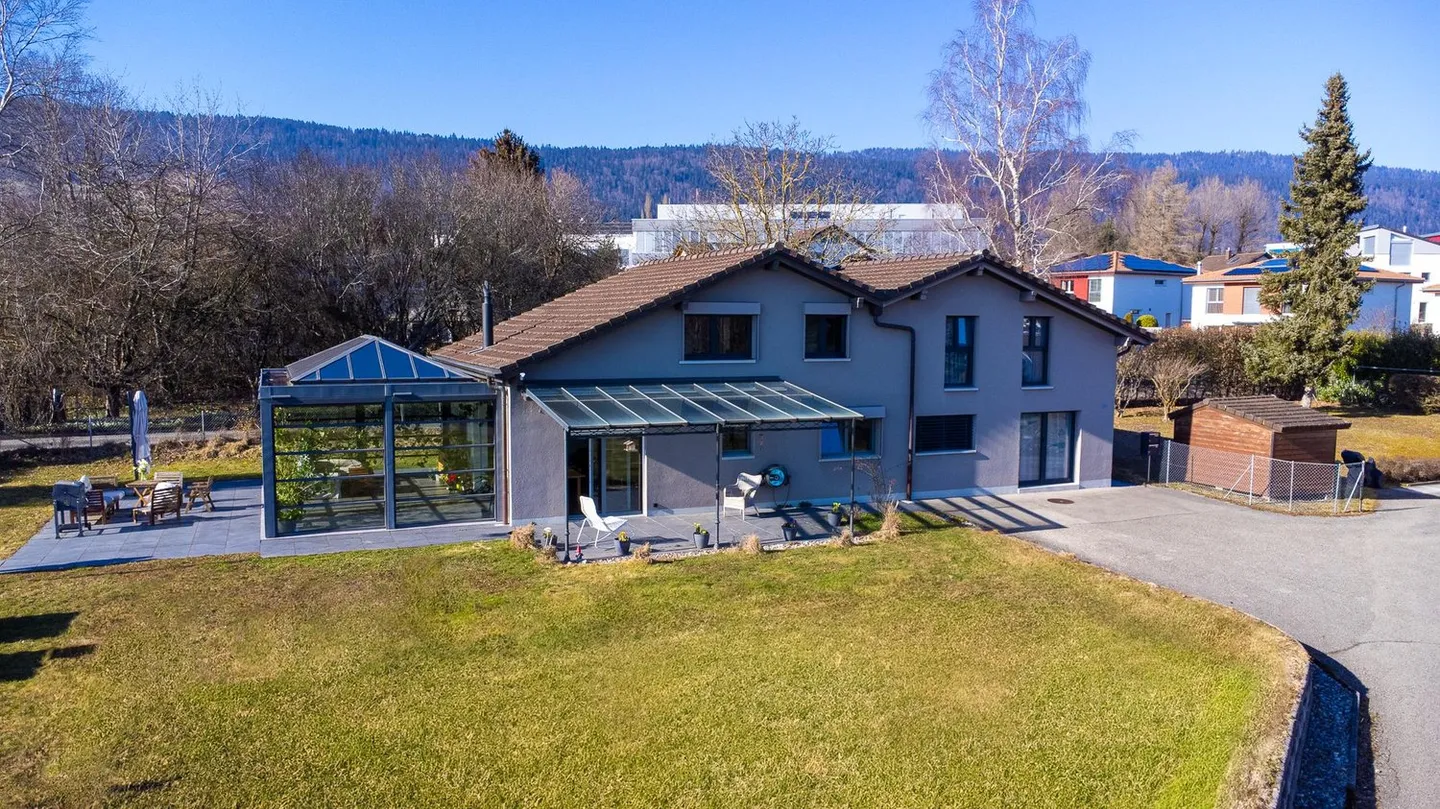 Seltene Gelegenheit? Multifamilienhaus in einer grünen und friedlichen Umgebung - Foto 2 von 13