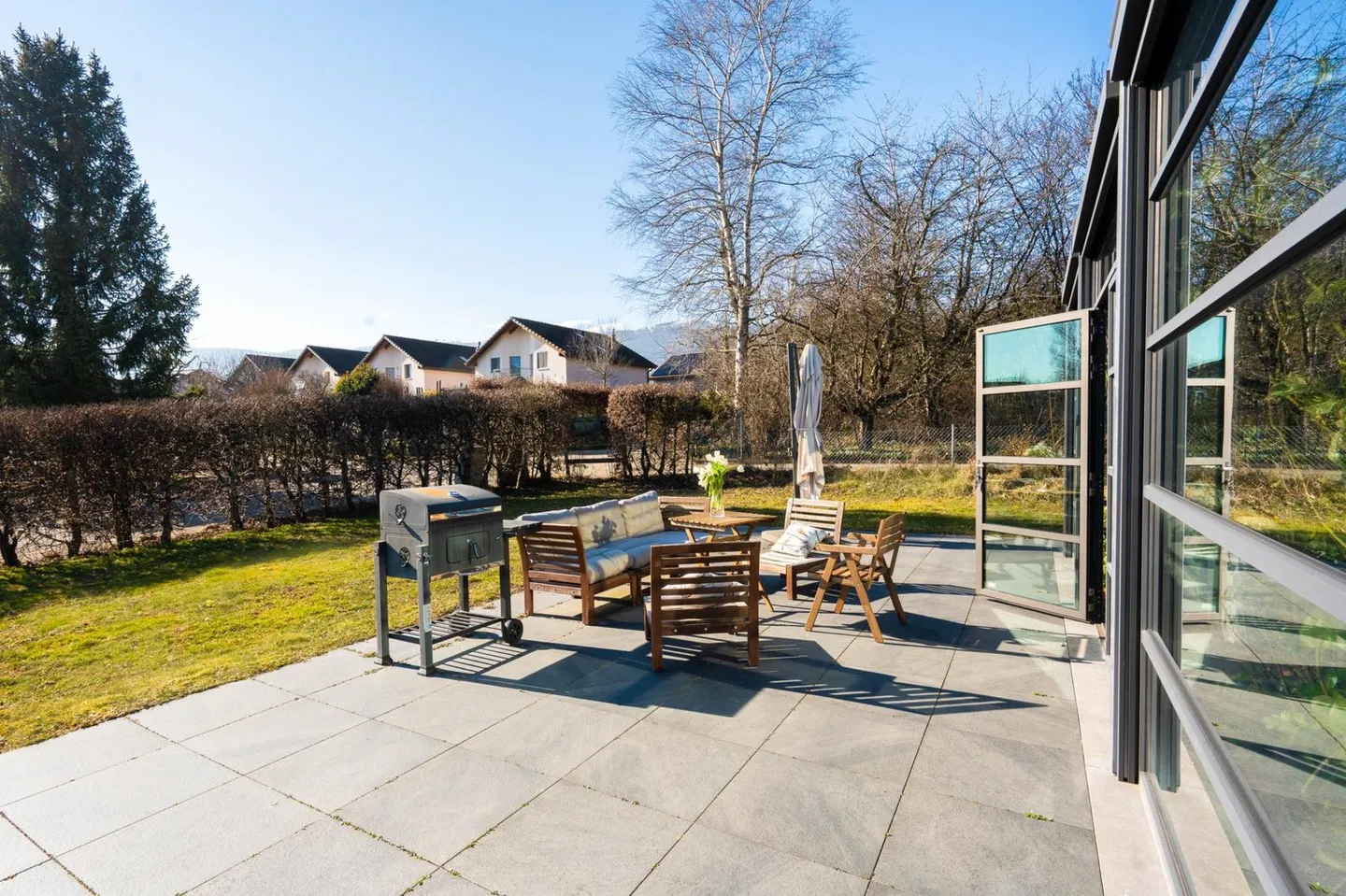 Seltene Gelegenheit? Multifamilienhaus in einer grünen und friedlichen Umgebung - Foto 6 von 13