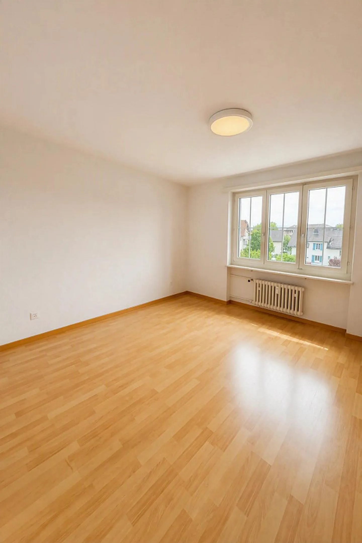 Luminoso appartamento di 4 stanze con balcone a Romanshorn - Foto 6 di 8
