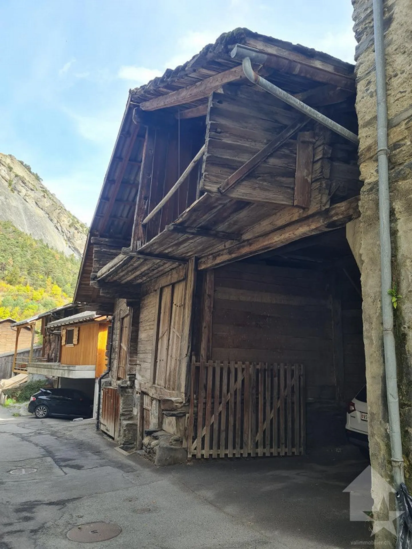 Una stalla da ristrutturare nel cuore del villaggio di Sembrancher - Foto 17 di 19
