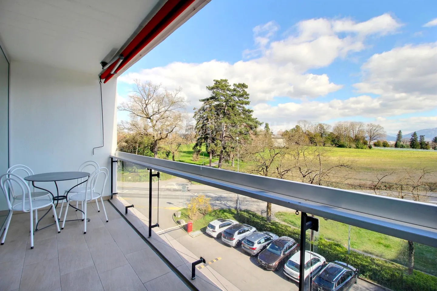 Appartement lumineux 5 pièces à Meyrin - Photo 4 sur 7