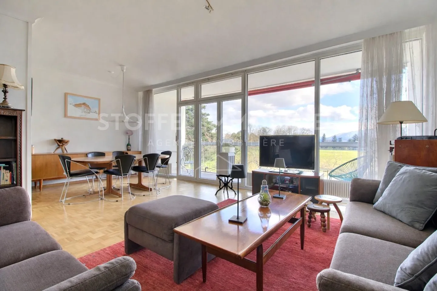 Appartement lumineux 5 pièces à Meyrin - Photo 1 sur 7